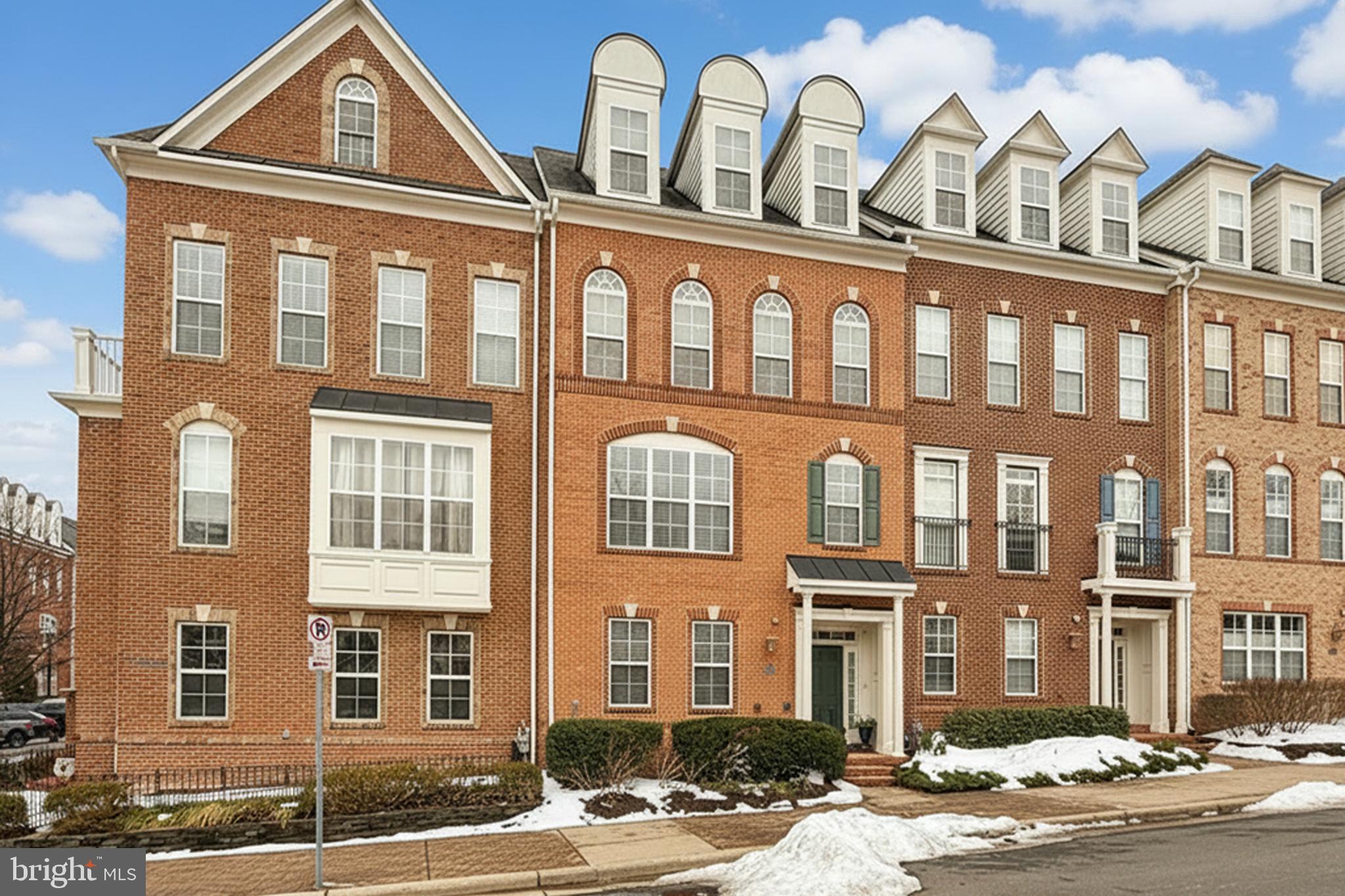 FORTNIGHTLY SQUARE - Residential