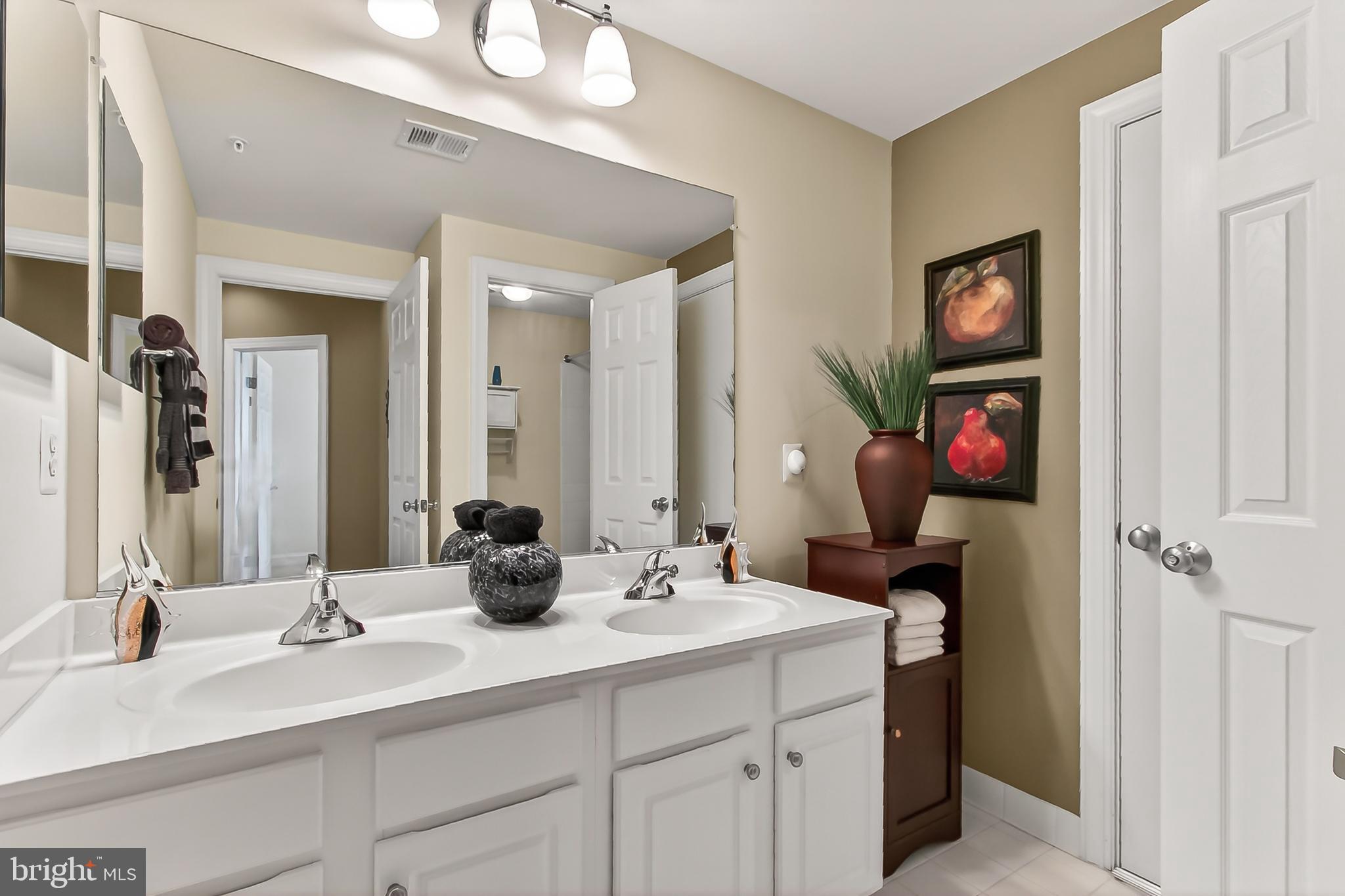 FORTNIGHTLY SQUARE - Residential