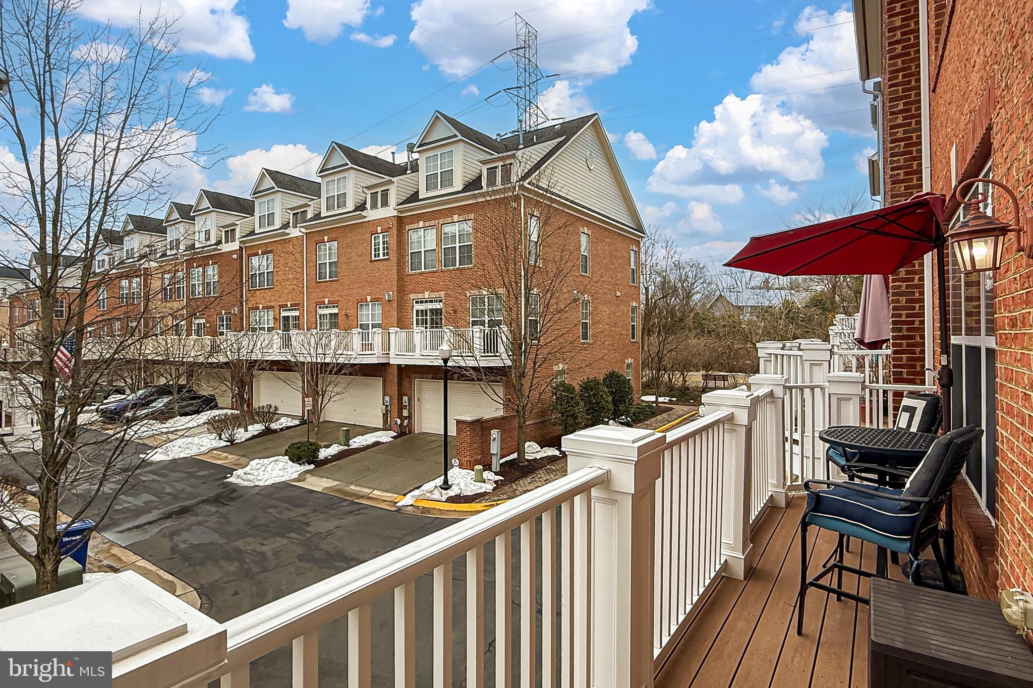 FORTNIGHTLY SQUARE - Residential