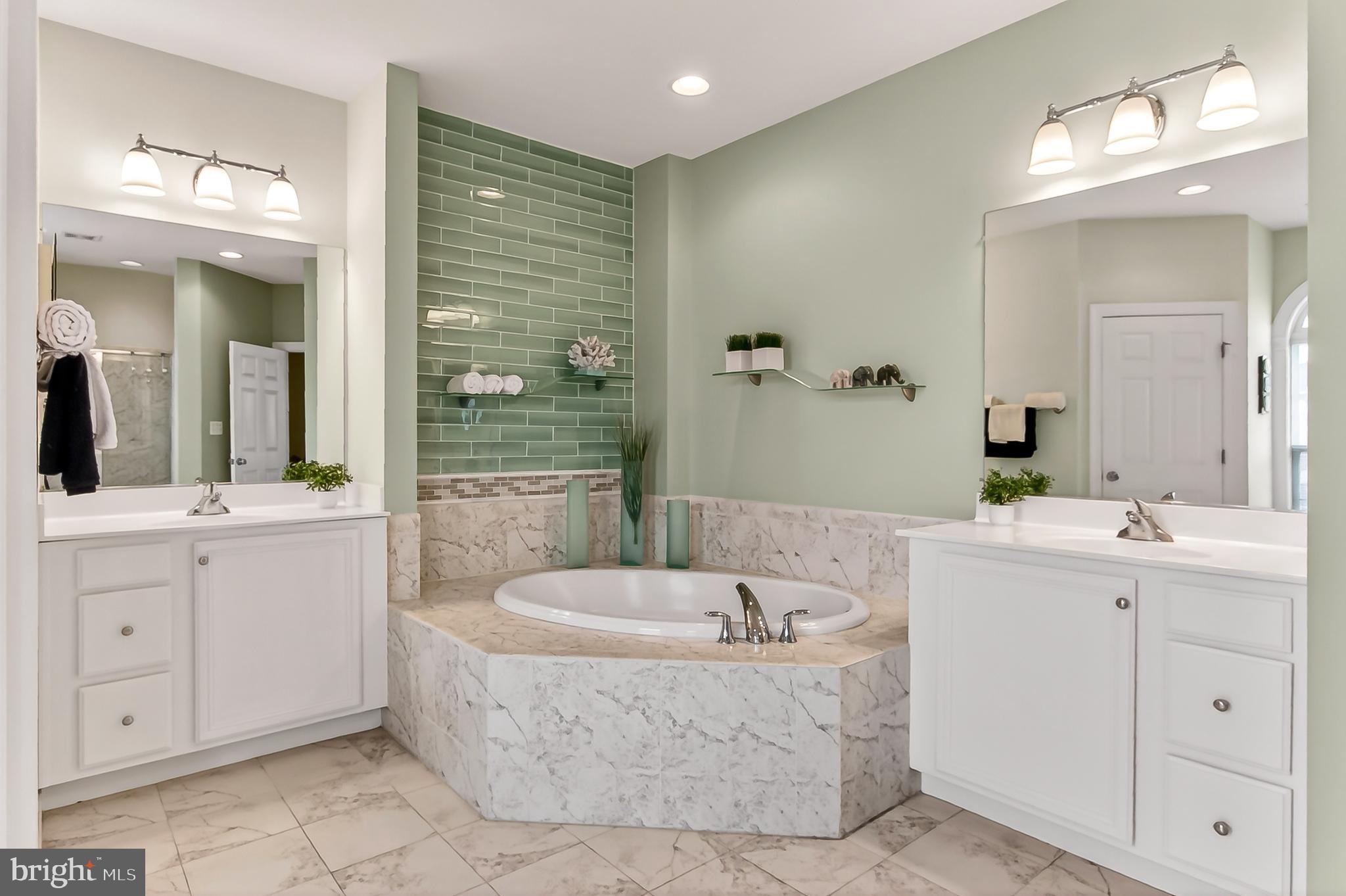 FORTNIGHTLY SQUARE - Residential