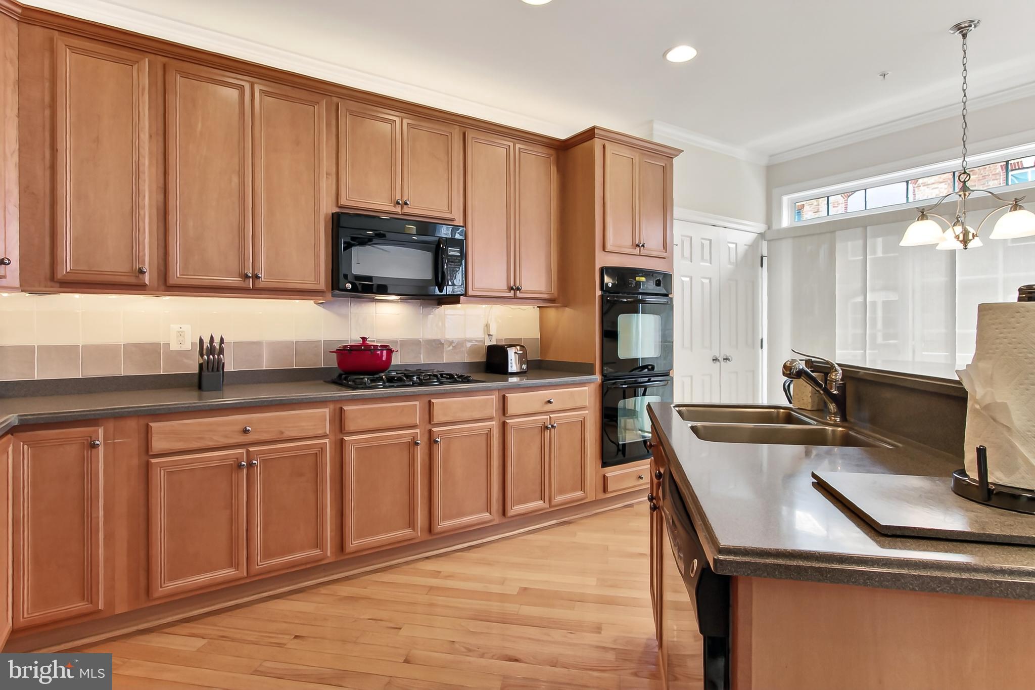 FORTNIGHTLY SQUARE - Residential