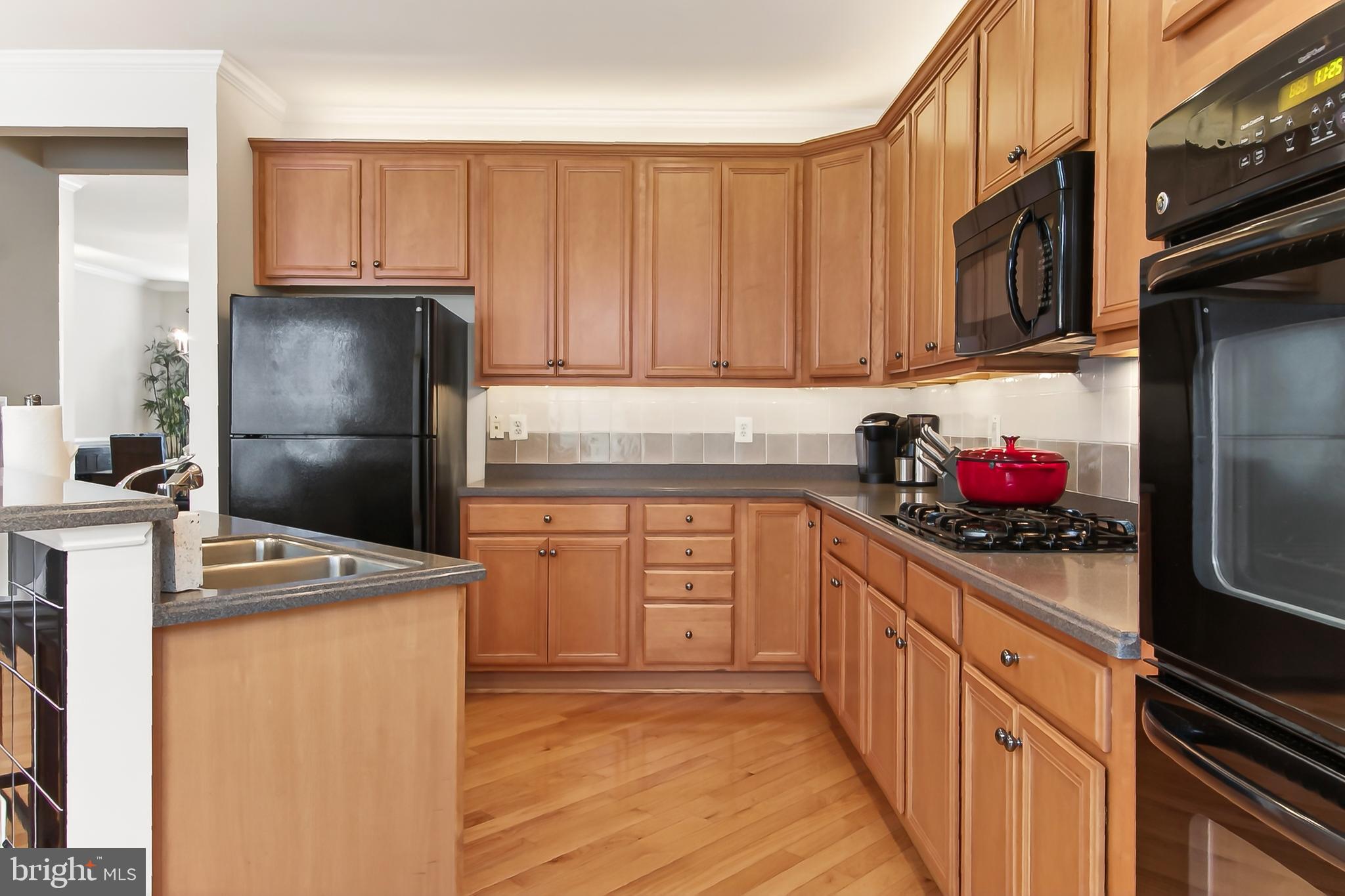 FORTNIGHTLY SQUARE - Residential