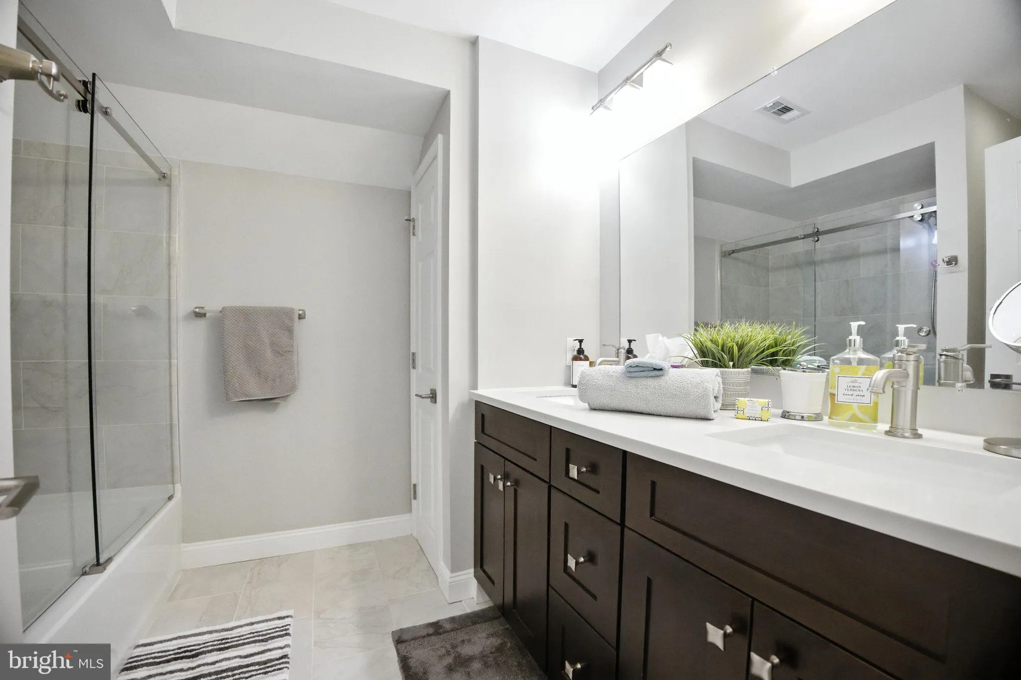 Voorhees, New Jersey 08043, United States, 4 Bedrooms Bedrooms, ,3 BathroomsBathrooms,Residential,Contingent,191124