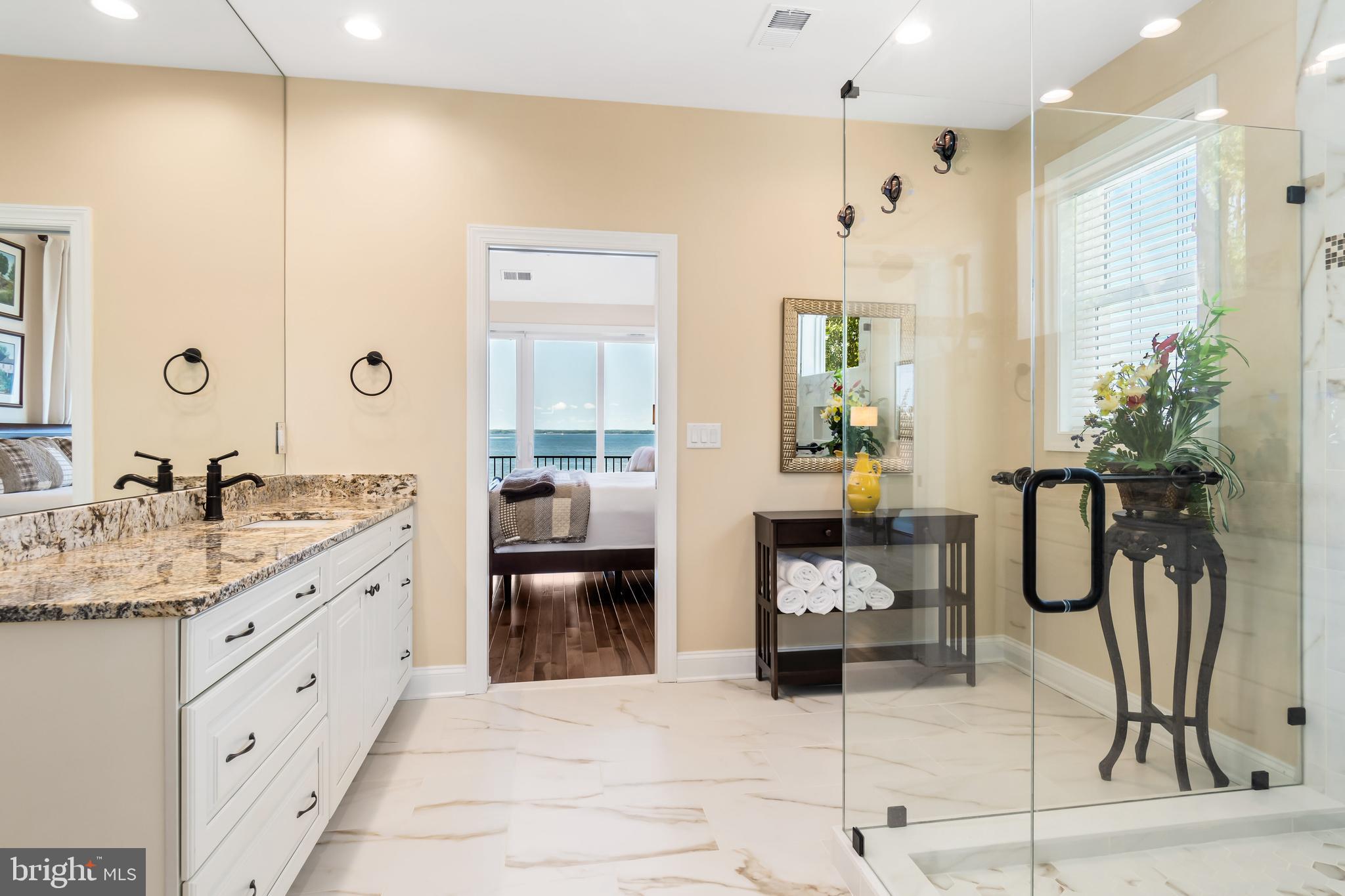 BAY CITY - Residential