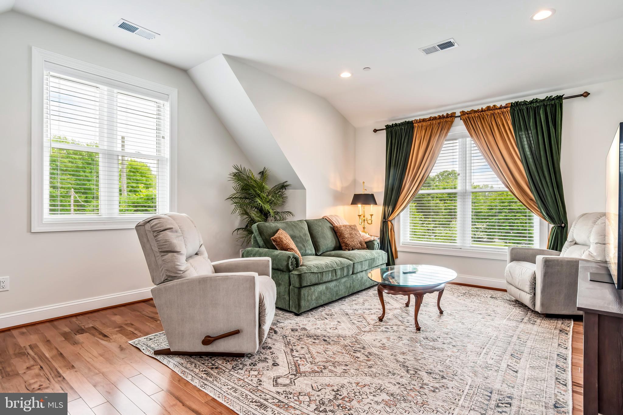 BAY CITY - Residential