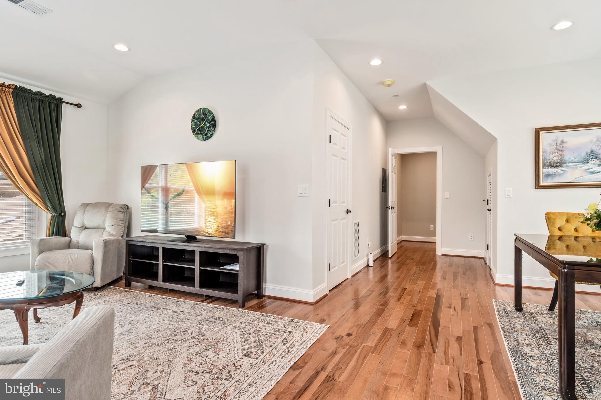 BAY CITY - Residential