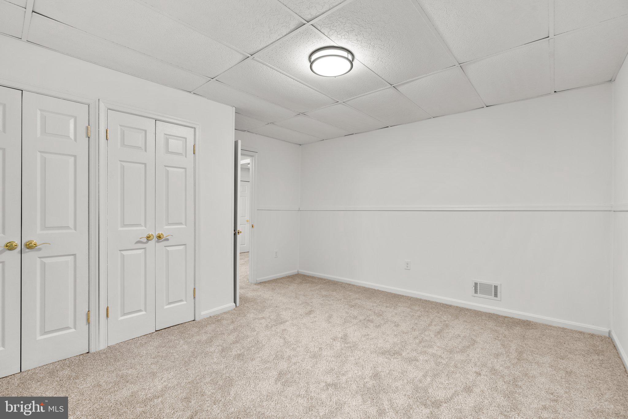 KEMP MILL FARMS - Residential