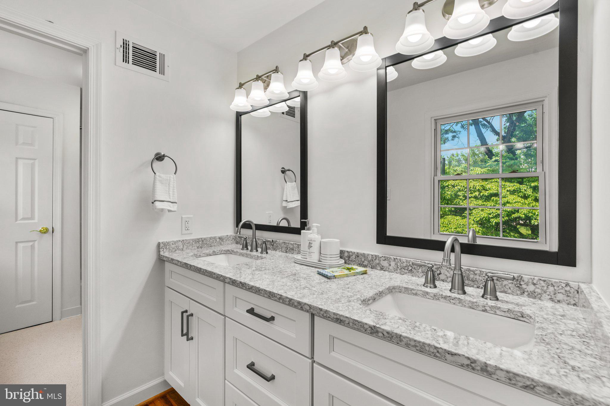 KEMP MILL FARMS - Residential