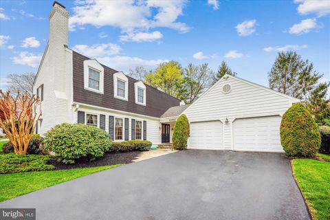Photo of 12412 Frost Court, POTOMAC, MD 20854 (MLS # MDMC2173434)