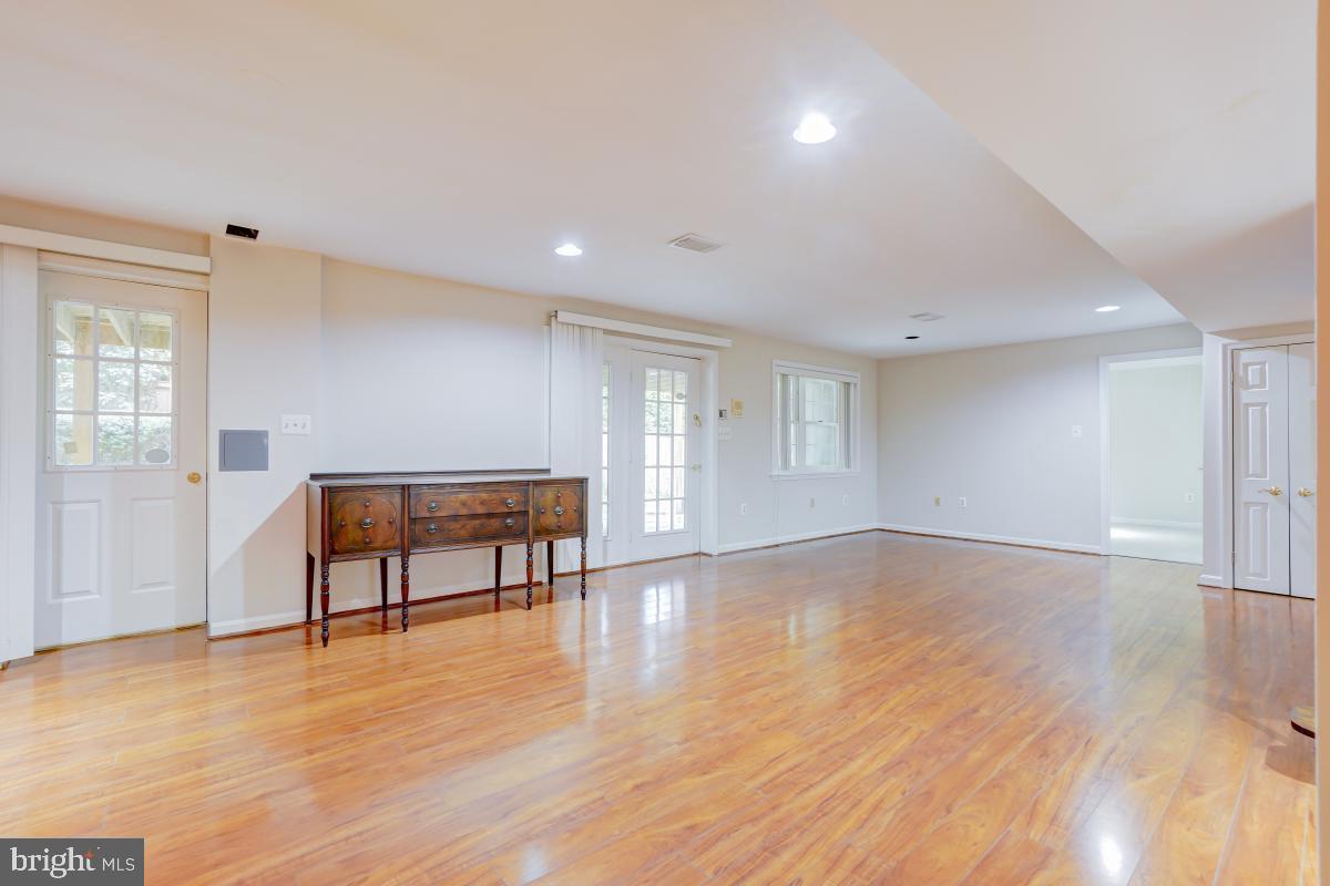 FALLSWICK - Residential Lease