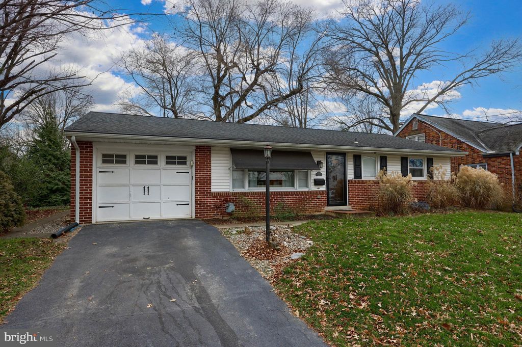 Photo of 509 N WATER ST, LITITZ, PA 17543 (MLS # PALA2028990)