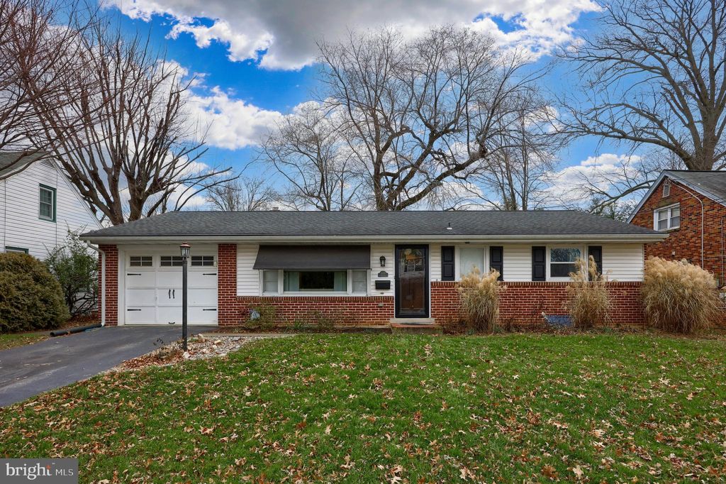 Photo of 509 N WATER ST, LITITZ, PA 17543 (MLS # PALA2028990)