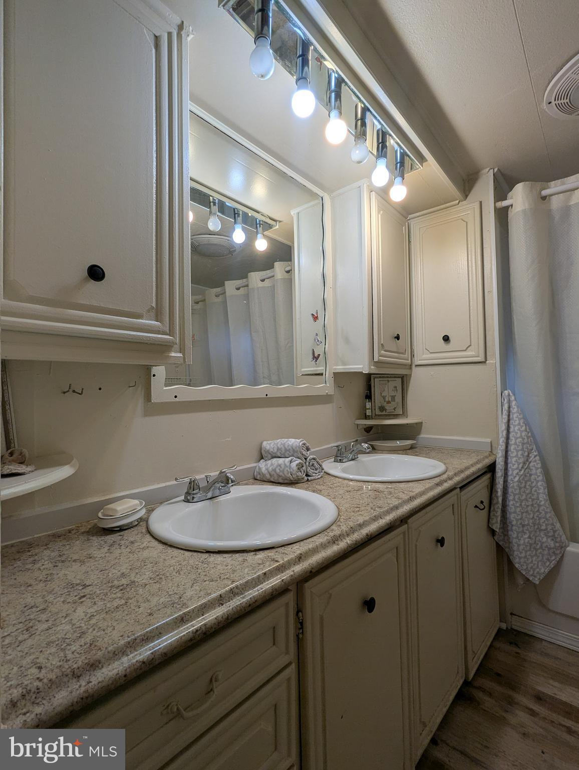 HILLANDALE HOMES - Residential