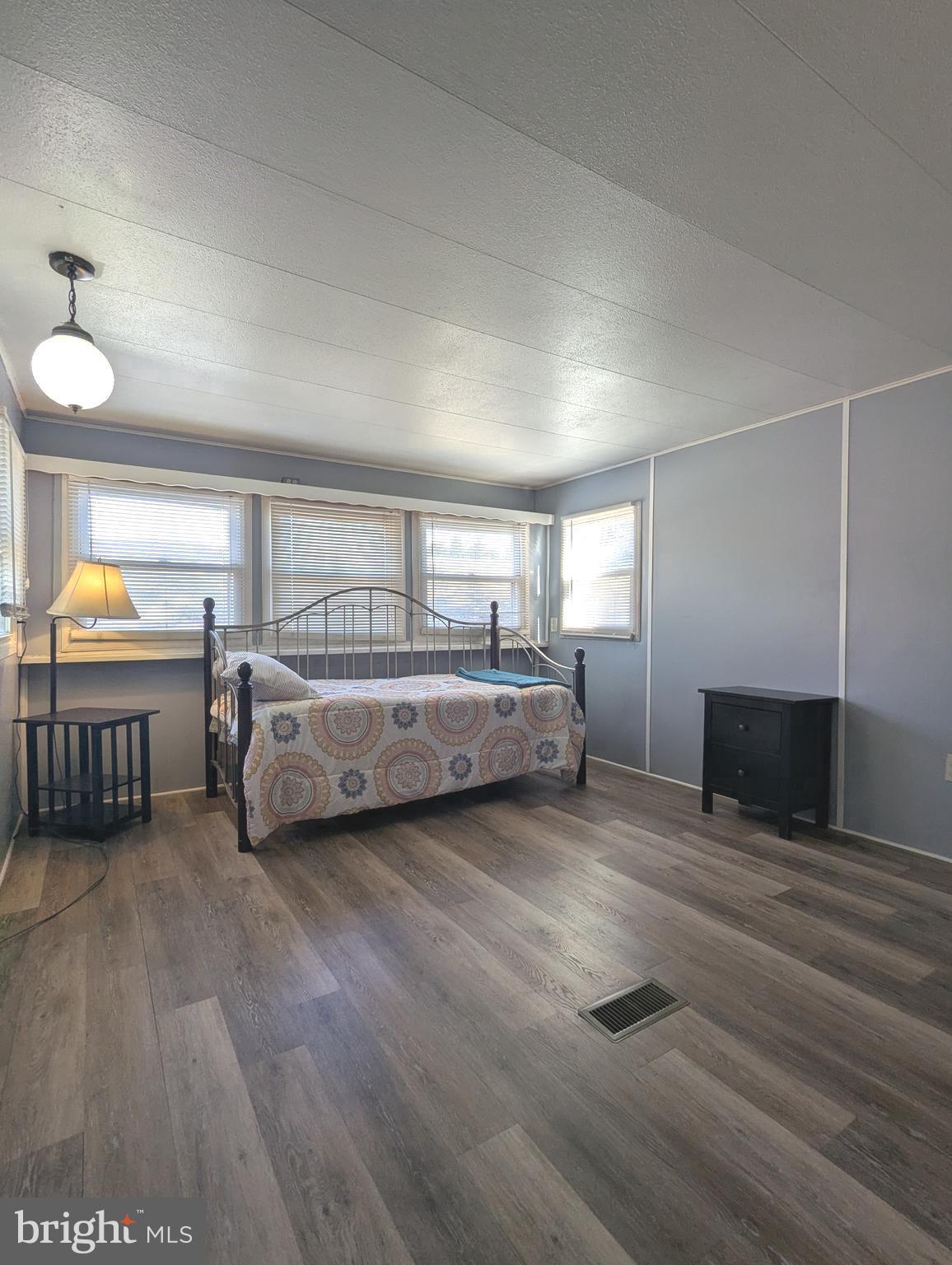 HILLANDALE HOMES - Residential