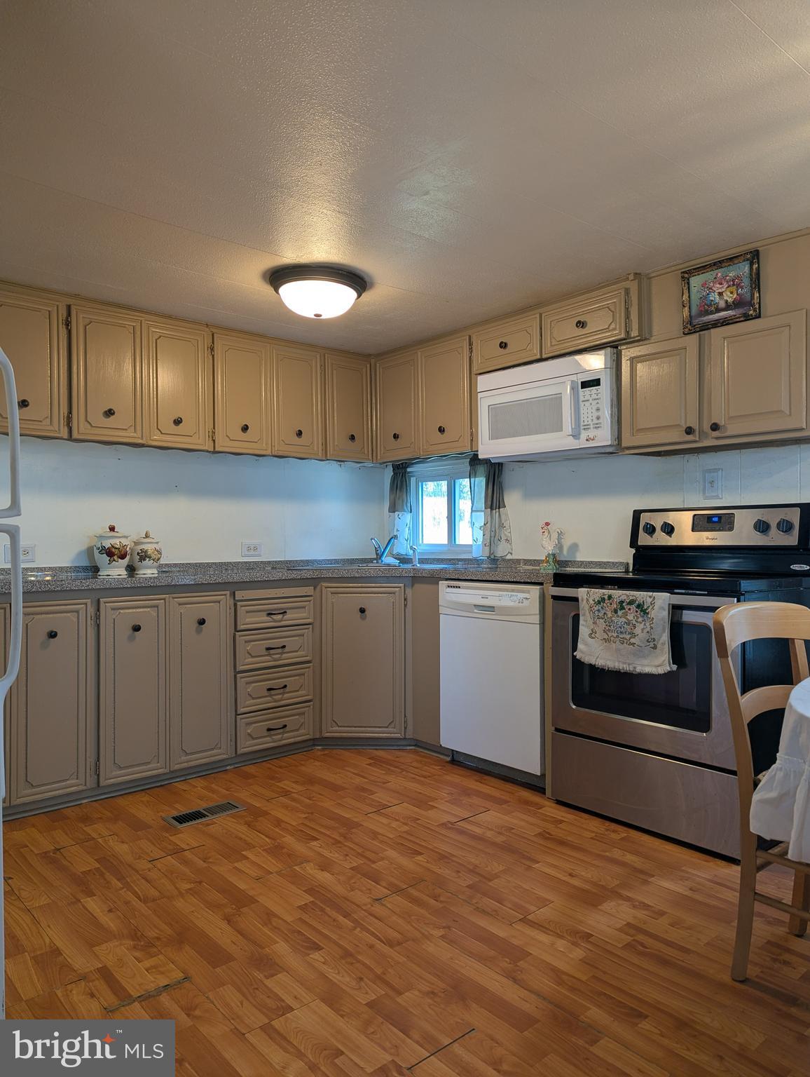 HILLANDALE HOMES - Residential