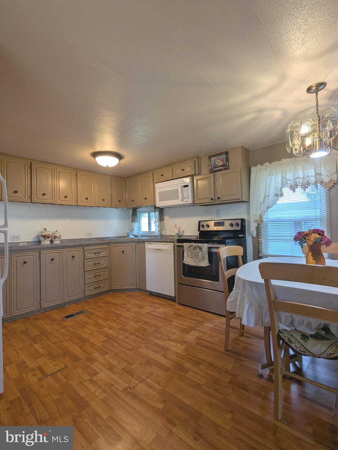 HILLANDALE HOMES - Residential