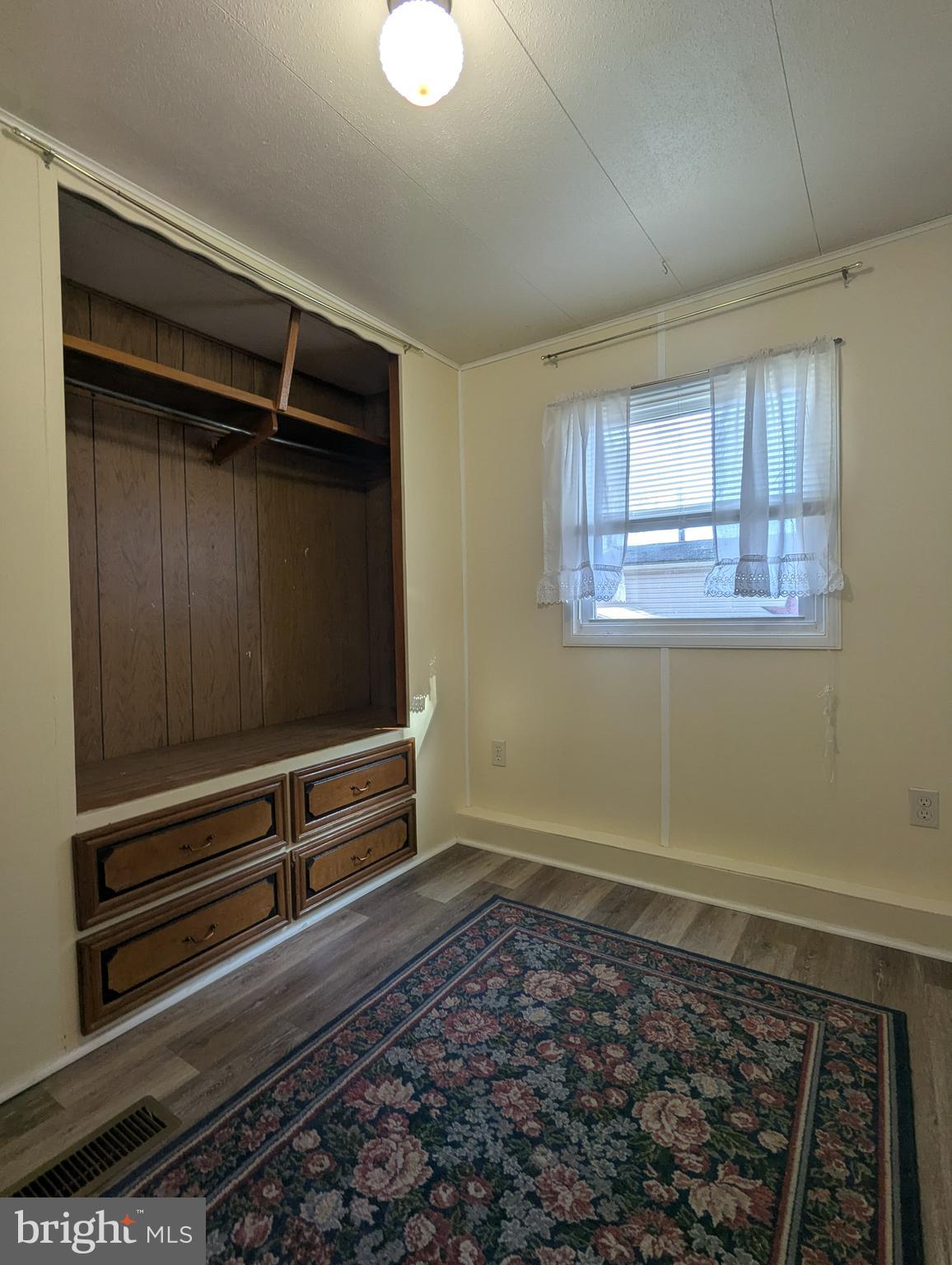 HILLANDALE HOMES - Residential