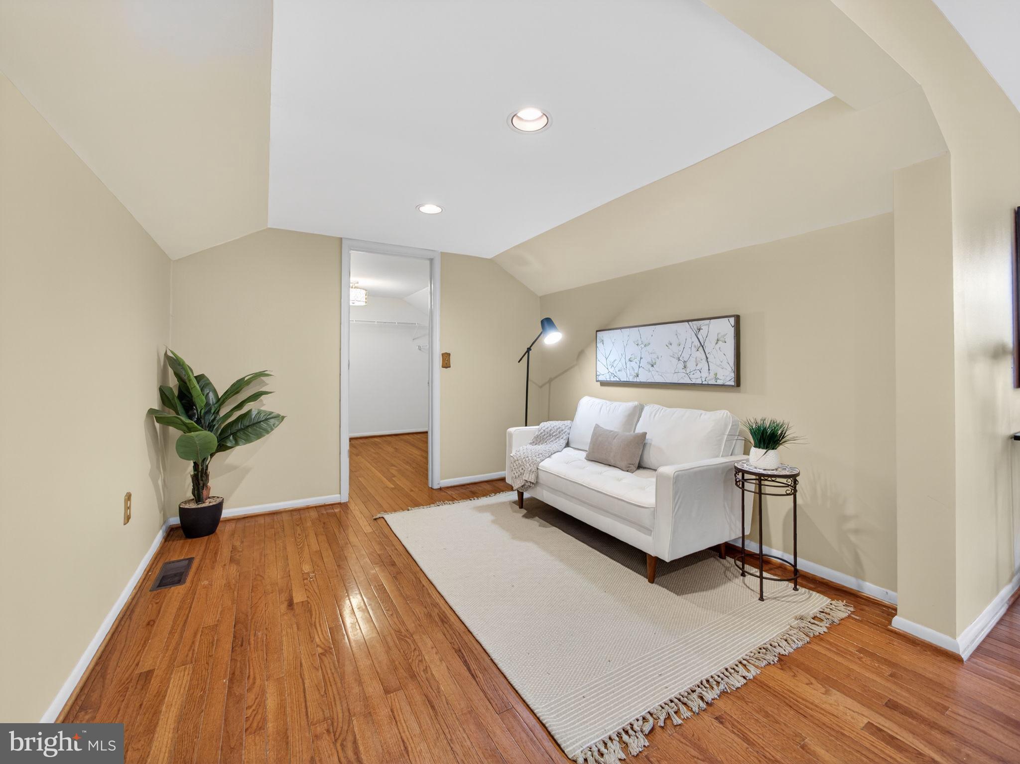 KINGSCOTE - Residential