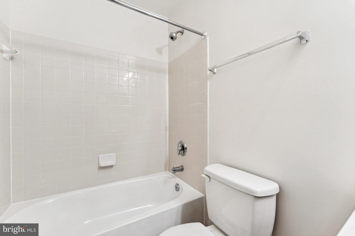 COTTAGES AT GLENARDEN - Residential