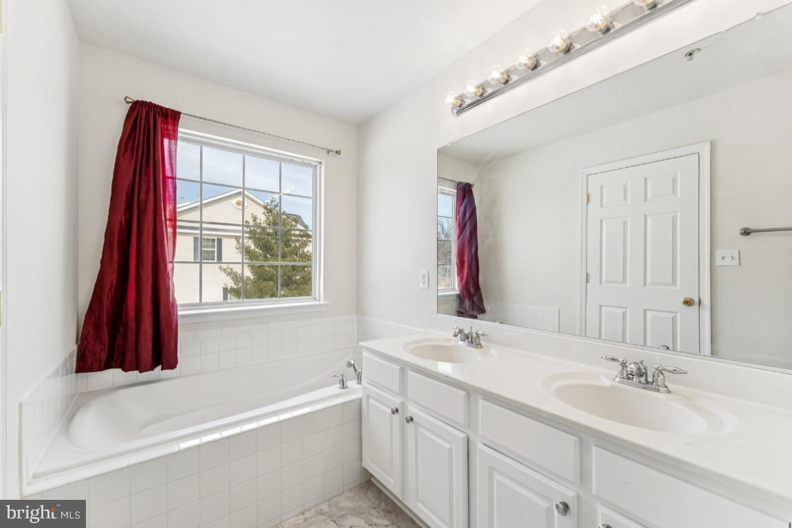 COTTAGES AT GLENARDEN - Residential