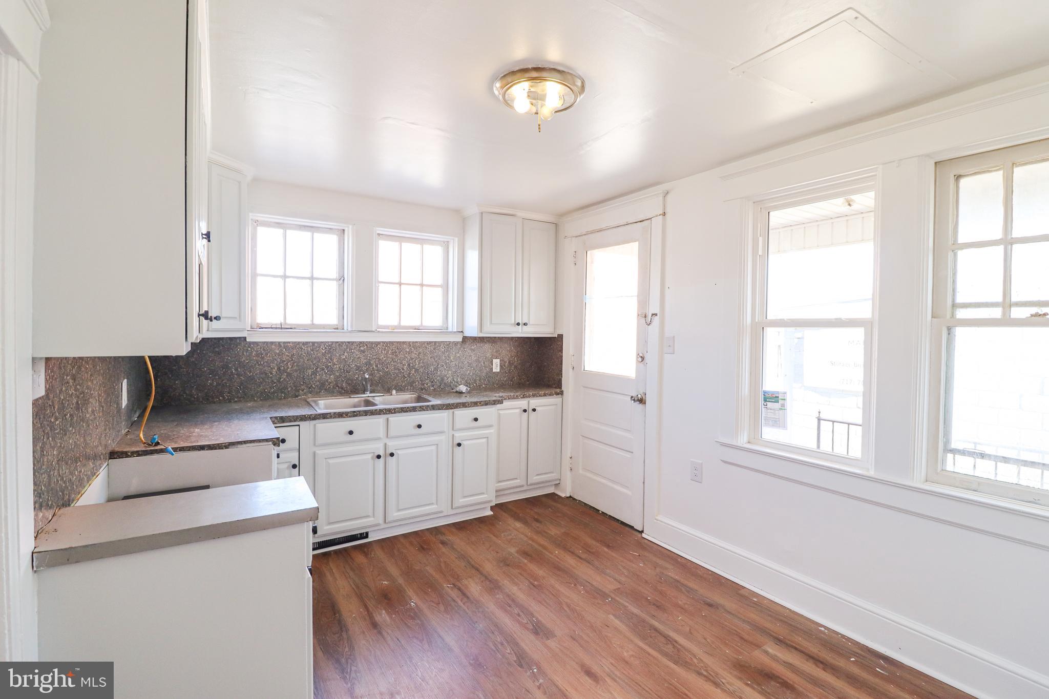 WEST END - Residential