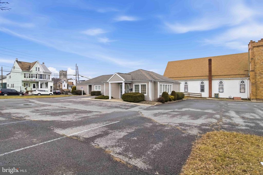 Photo of 135 E 3rd Street, MOUNT CARMEL, PA 17851 (MLS # PANU2003056)