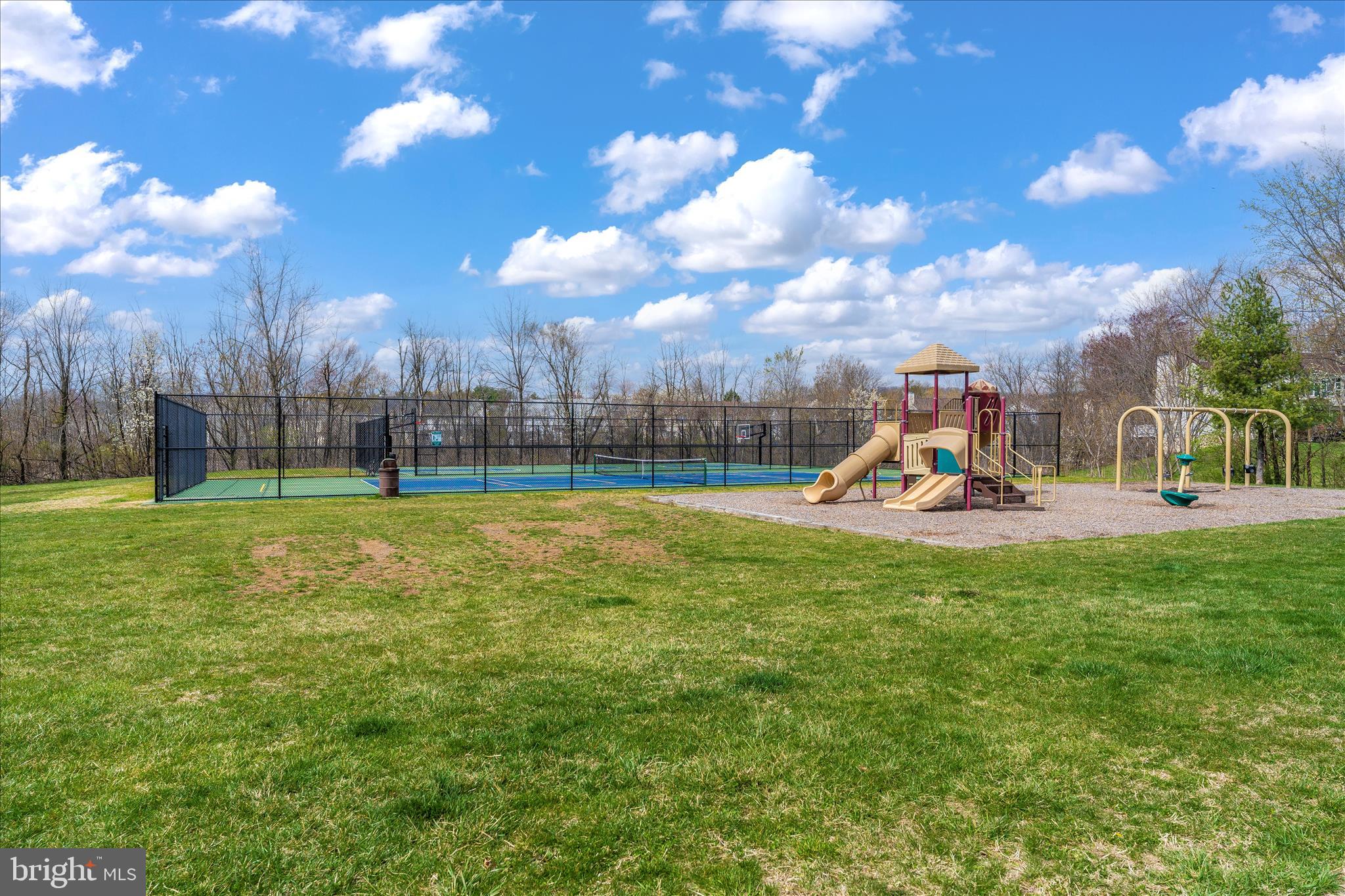 EMERALD FARM - Residential