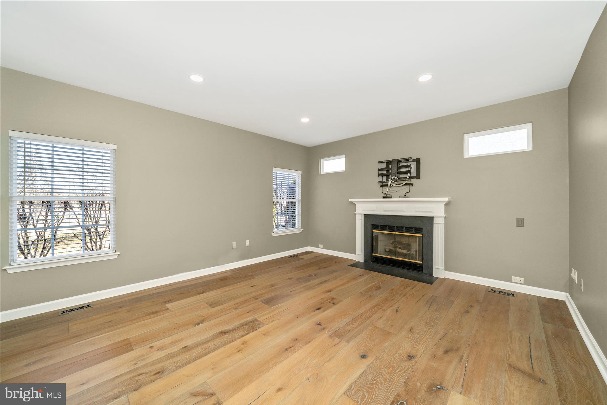 EMERALD FARM - Residential