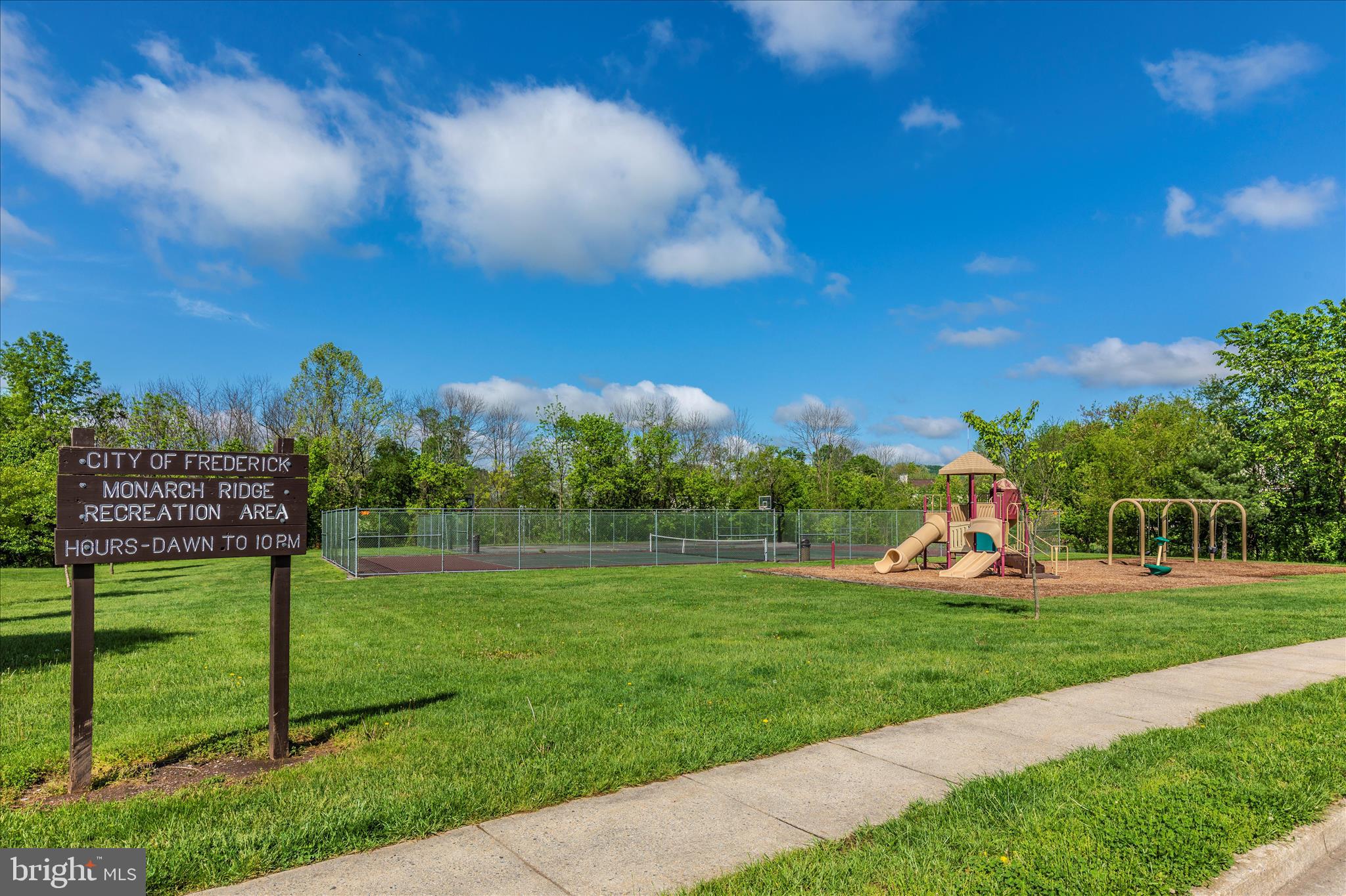 EMERALD FARM - Residential