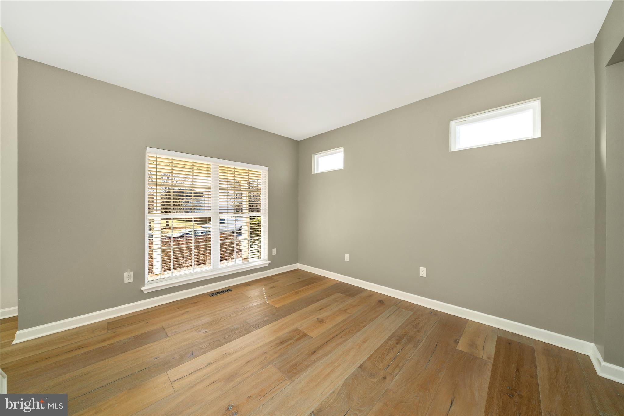 EMERALD FARM - Residential