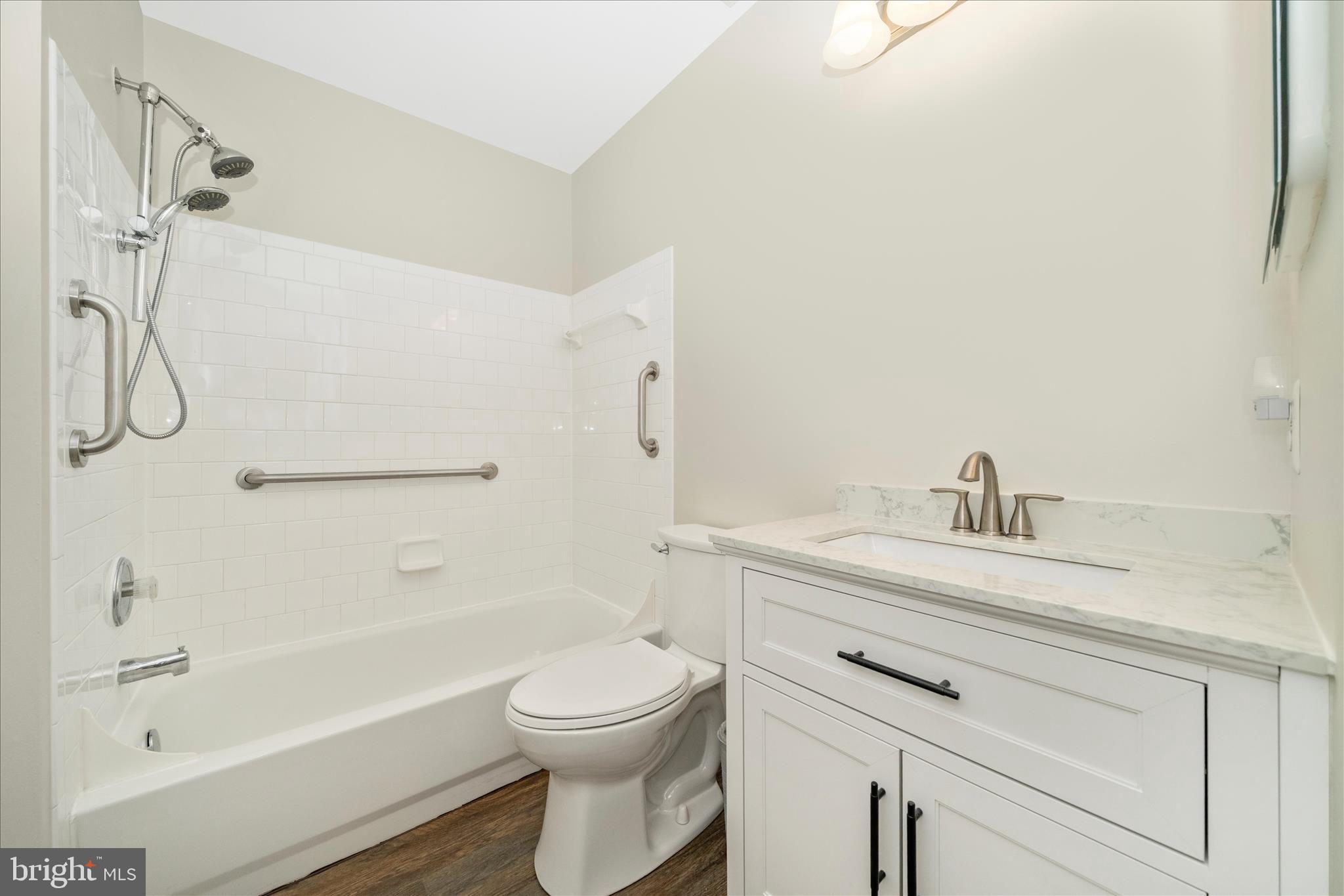 EMERALD FARM - Residential