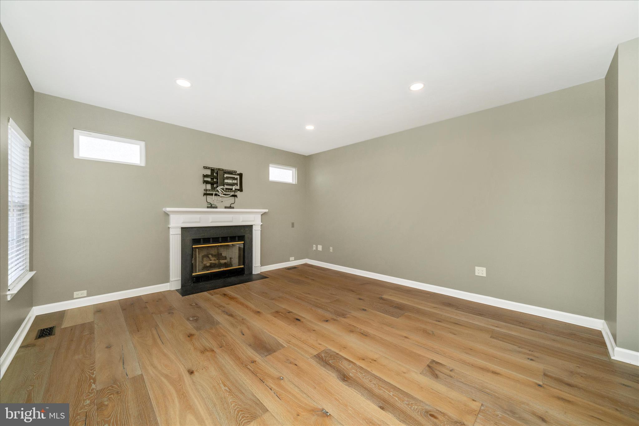 EMERALD FARM - Residential