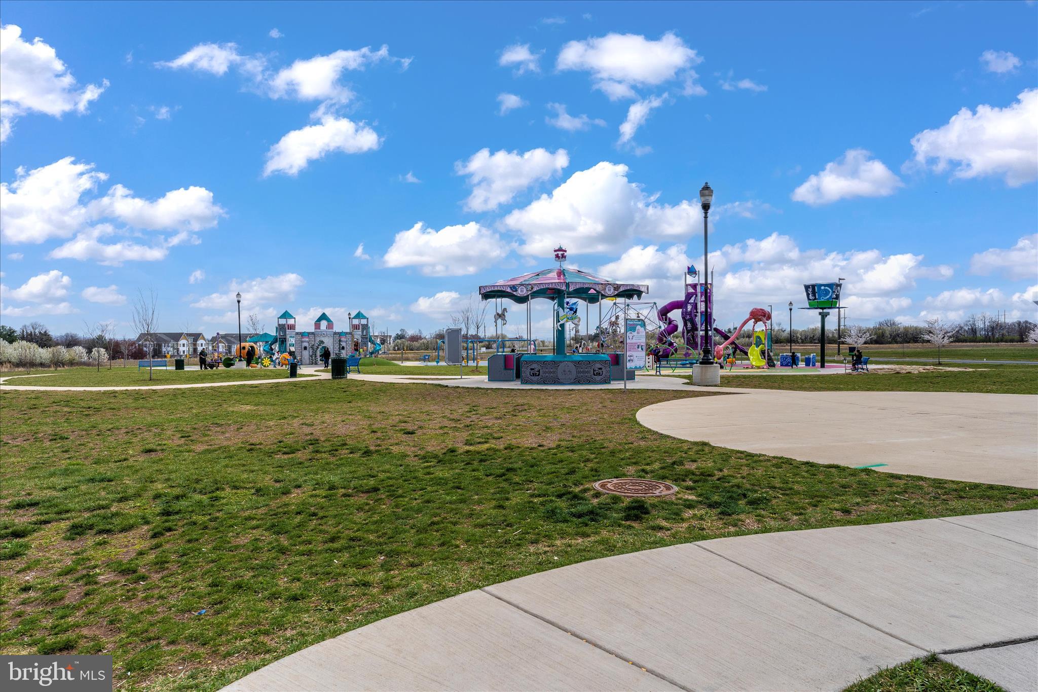 EMERALD FARM - Residential