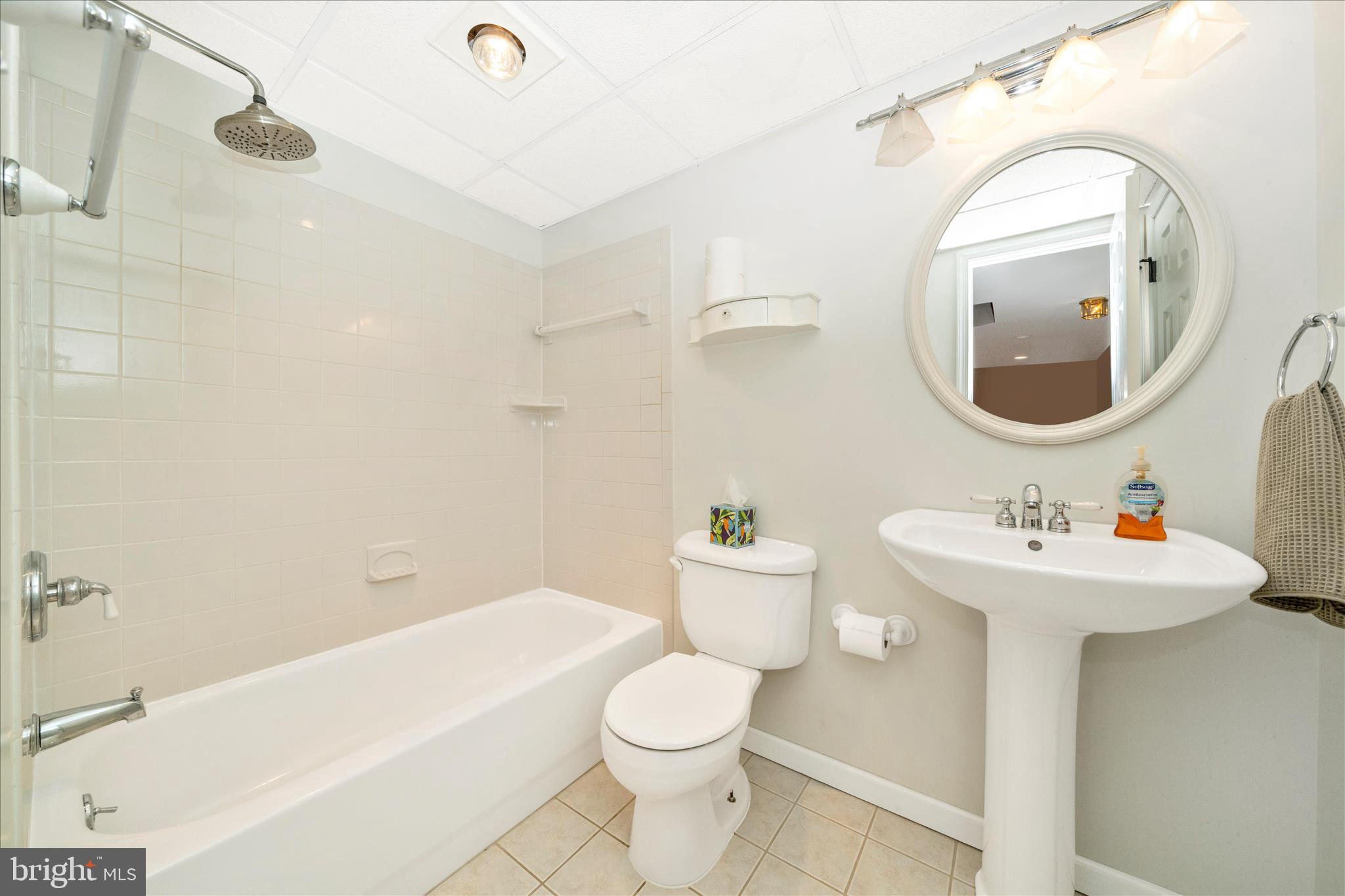 EMERALD FARM - Residential