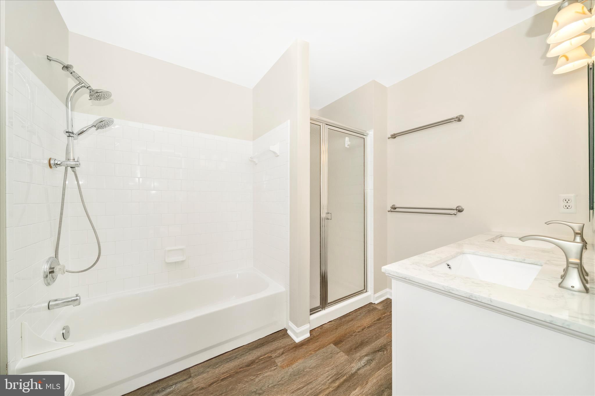 EMERALD FARM - Residential