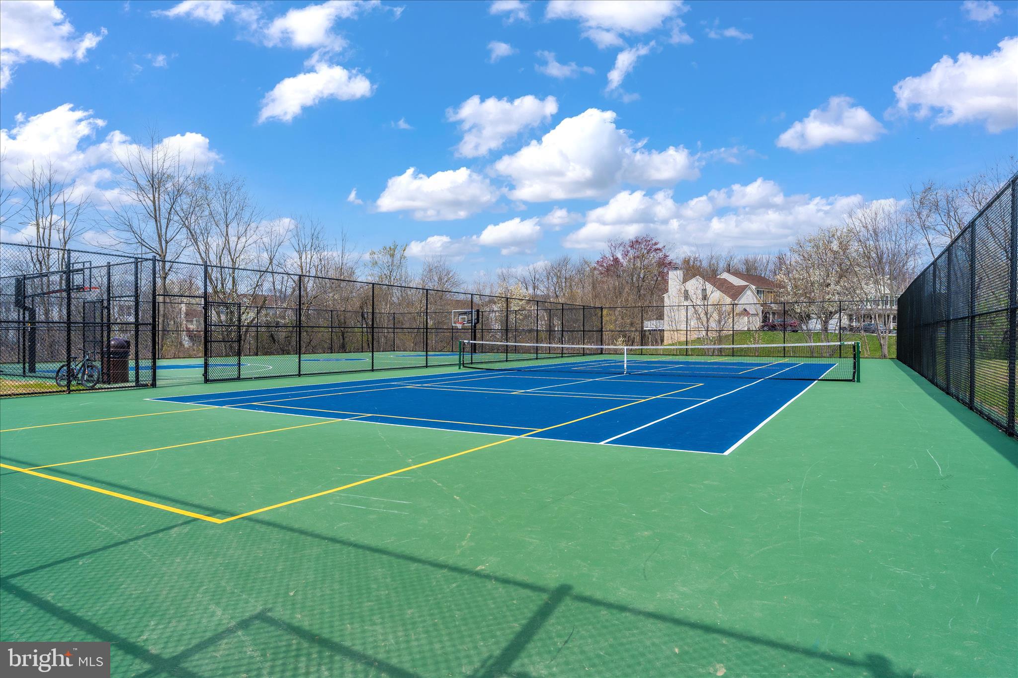 EMERALD FARM - Residential