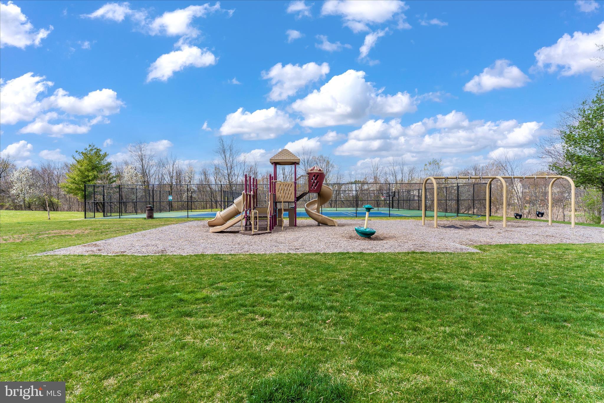 EMERALD FARM - Residential