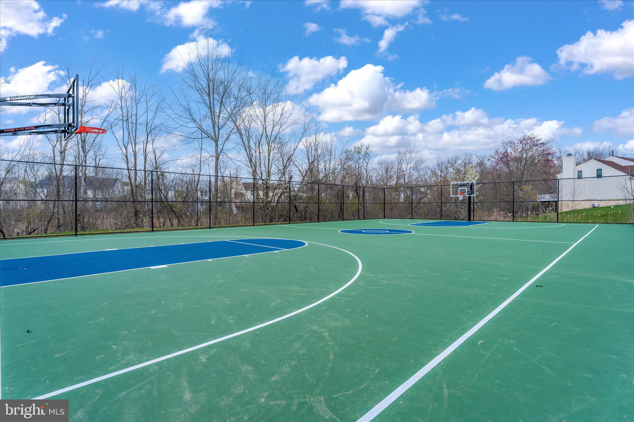 EMERALD FARM - Residential