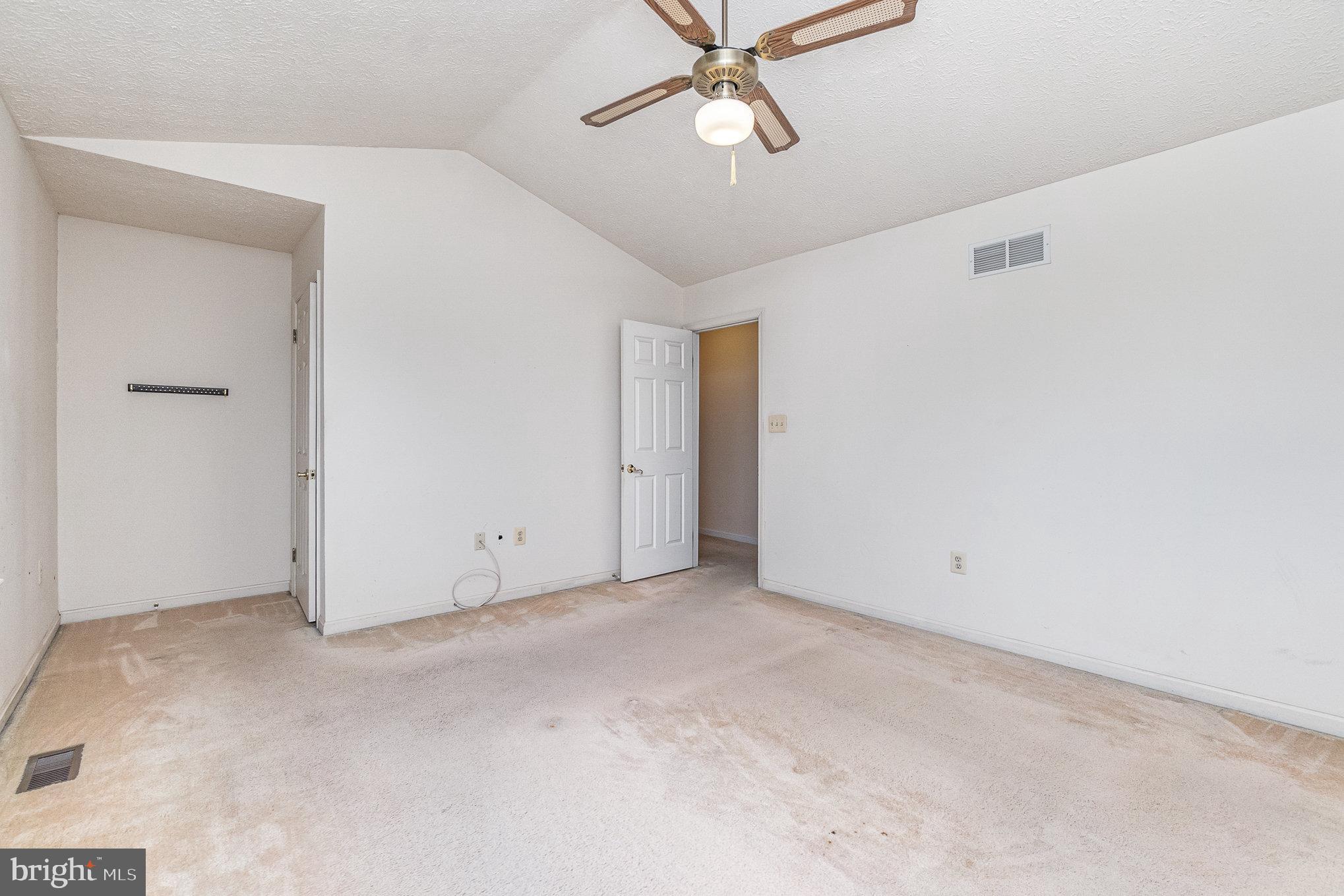 FOXBOROUGH FARMS - Residential