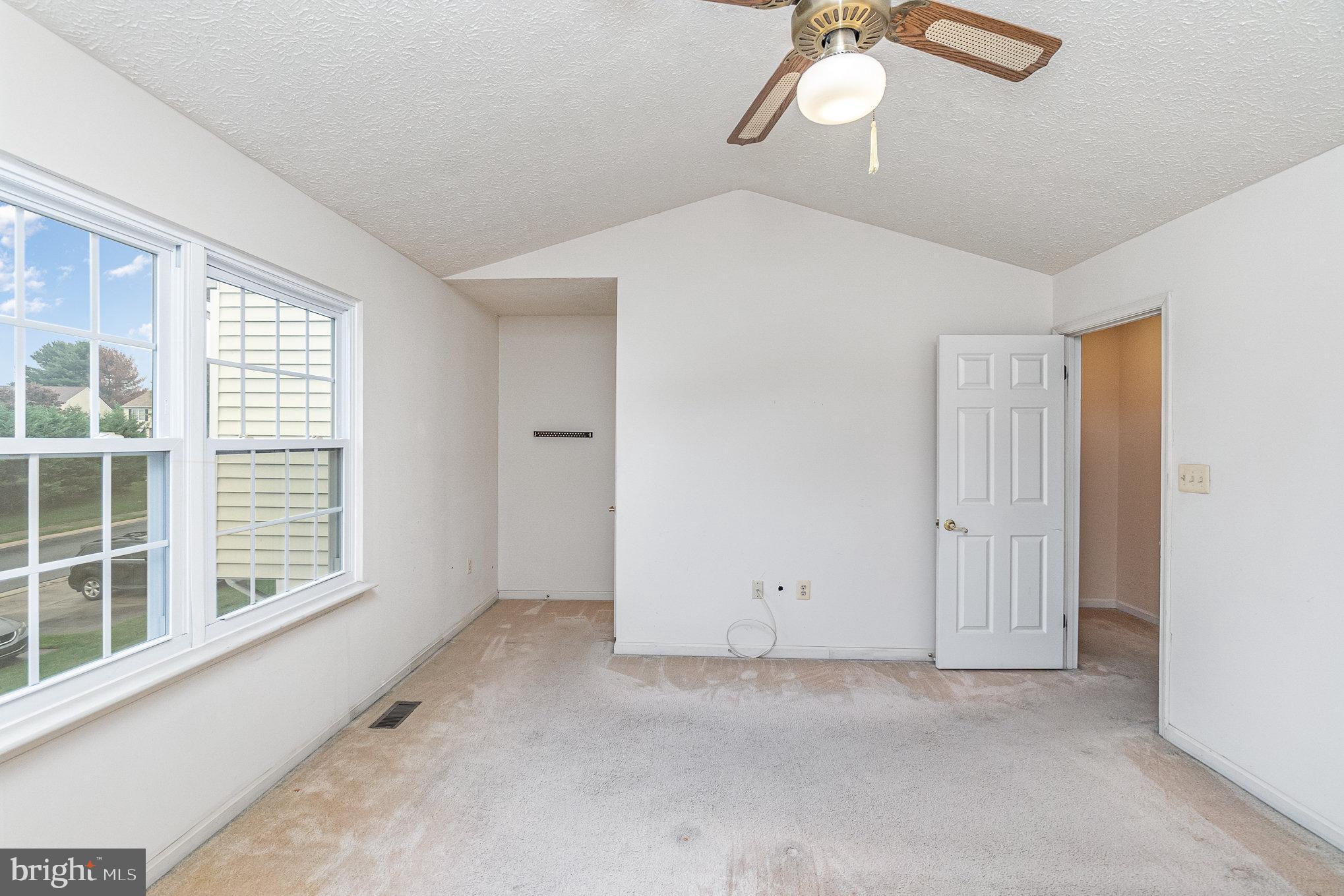 FOXBOROUGH FARMS - Residential