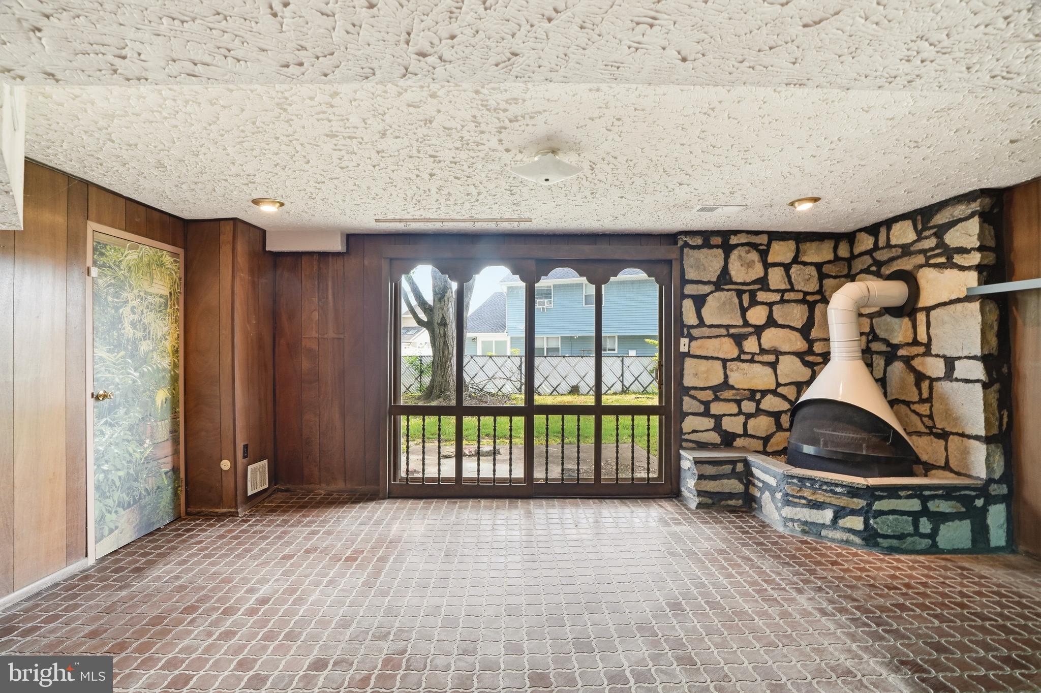 BUSTLETON - Residential