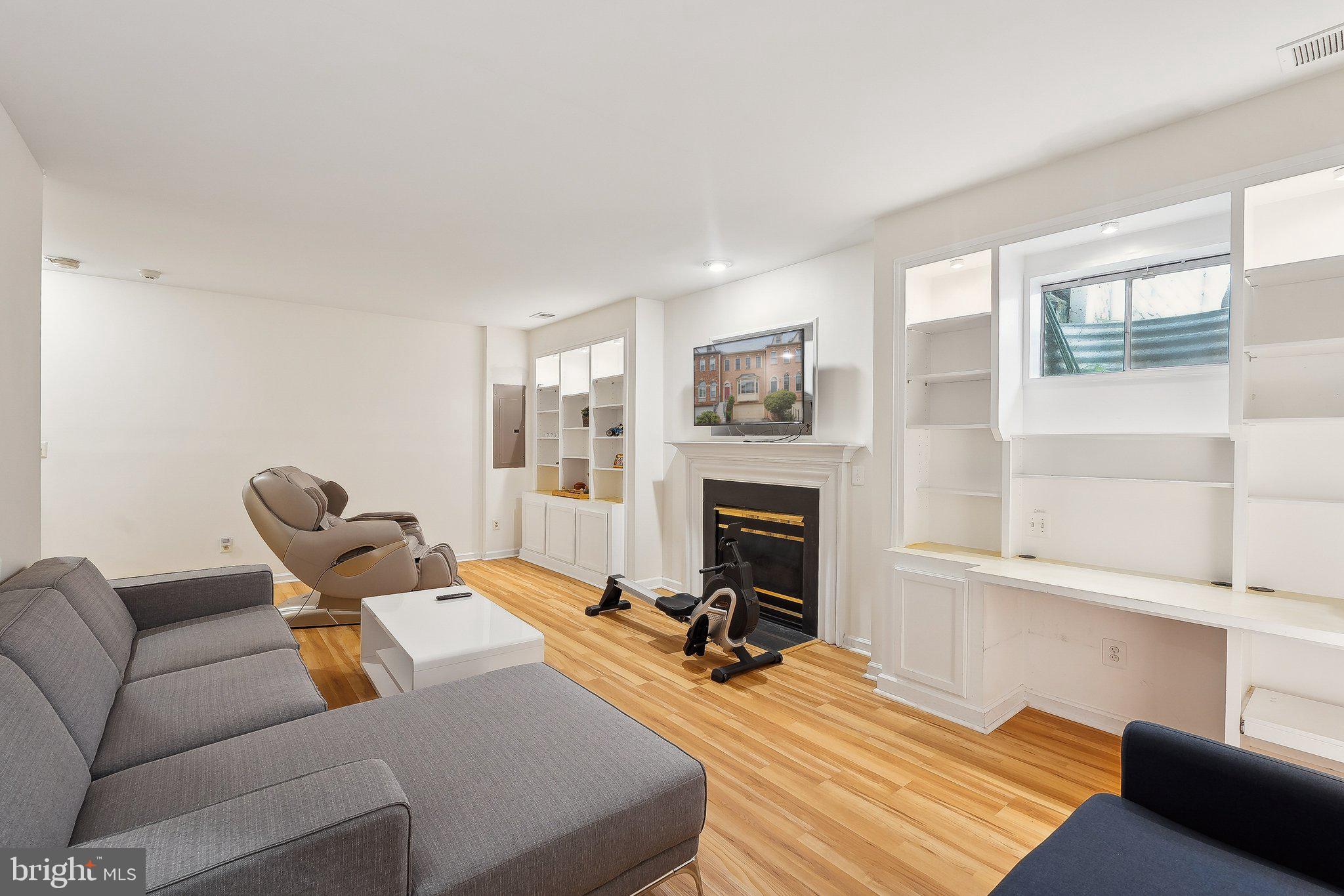 WESTWOOD TOWNS - Residential Lease