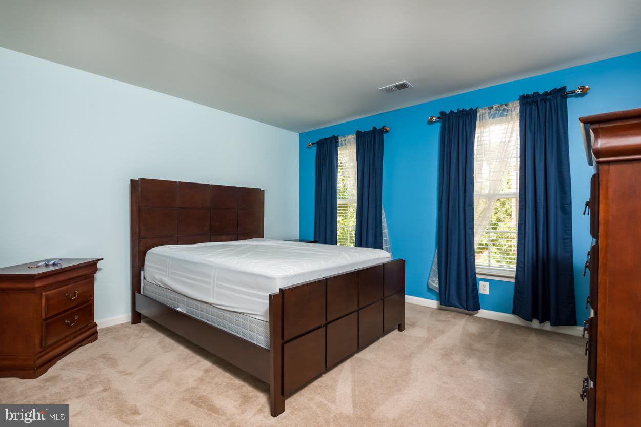 BARNES - Residential