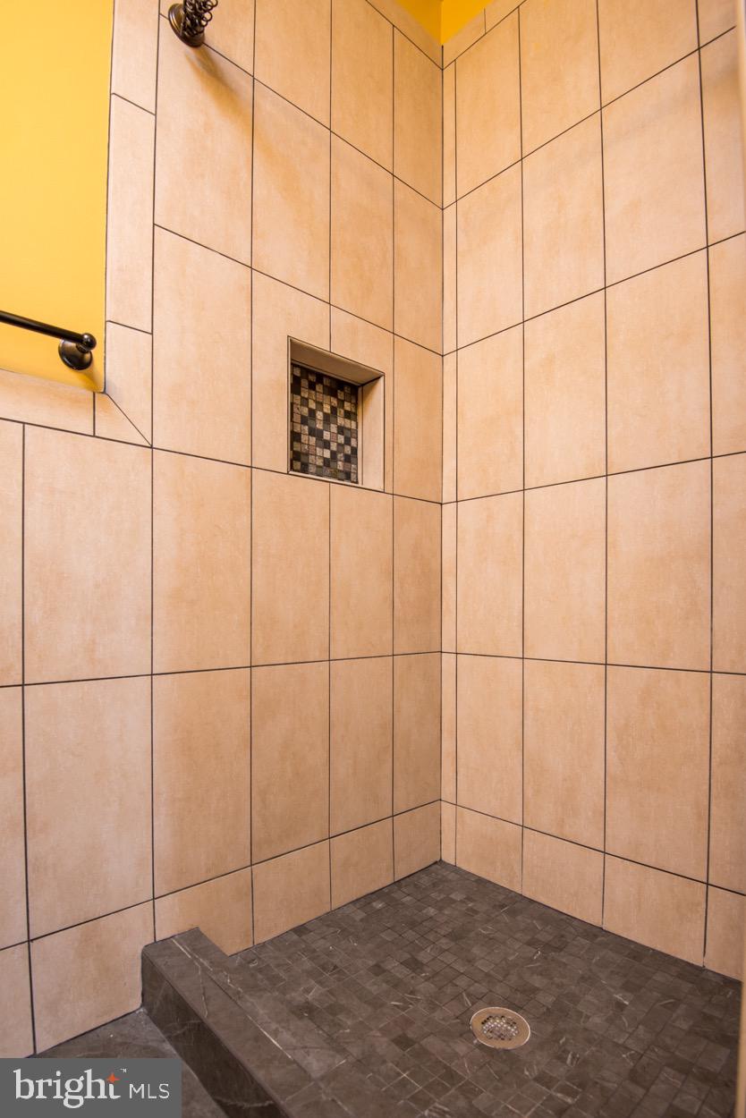 BARNES - Residential