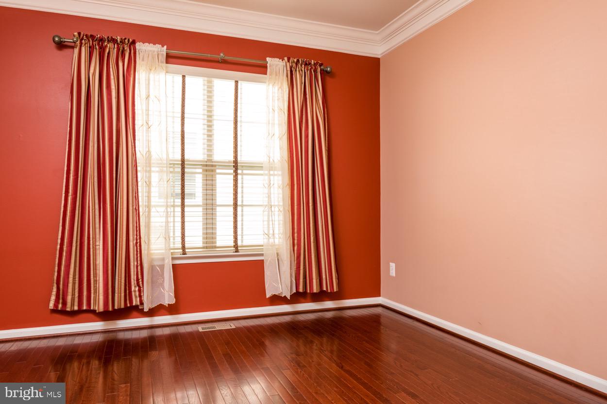 BARNES - Residential