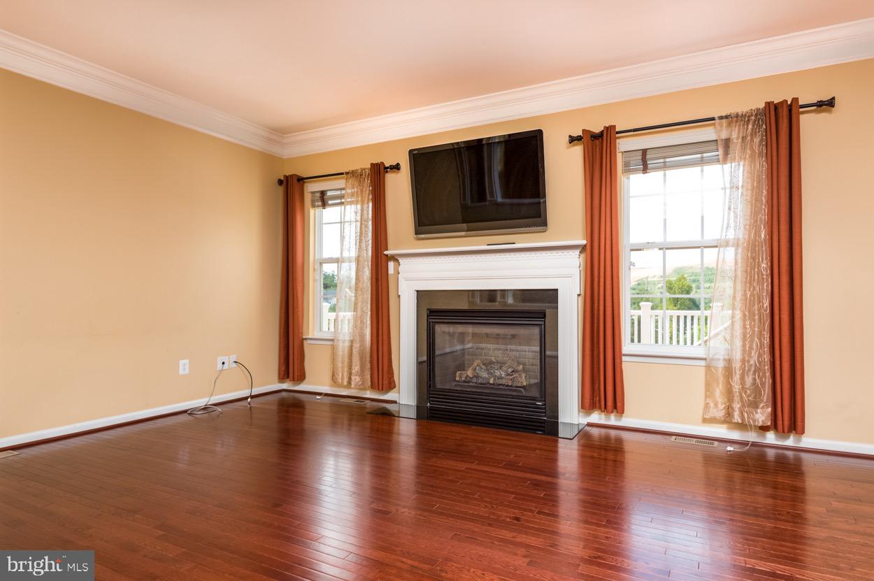 BARNES - Residential