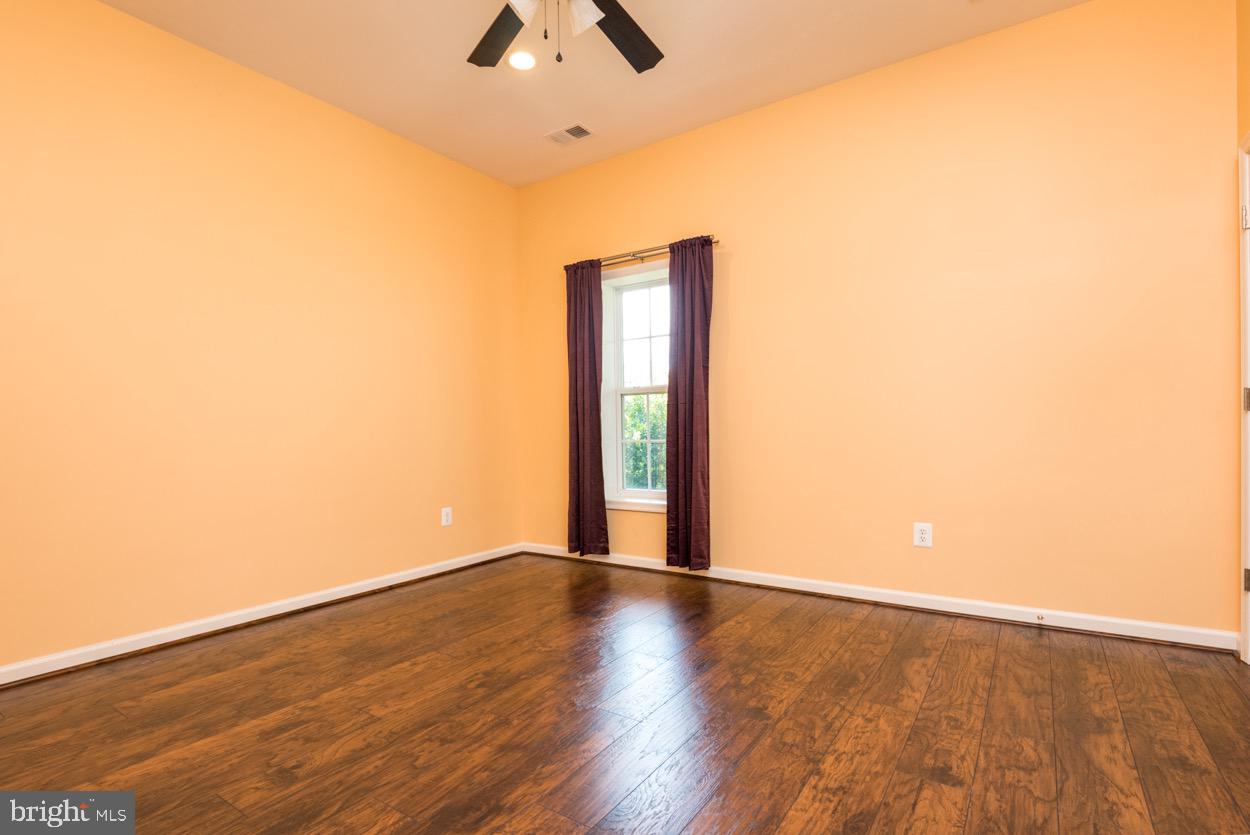 BARNES - Residential