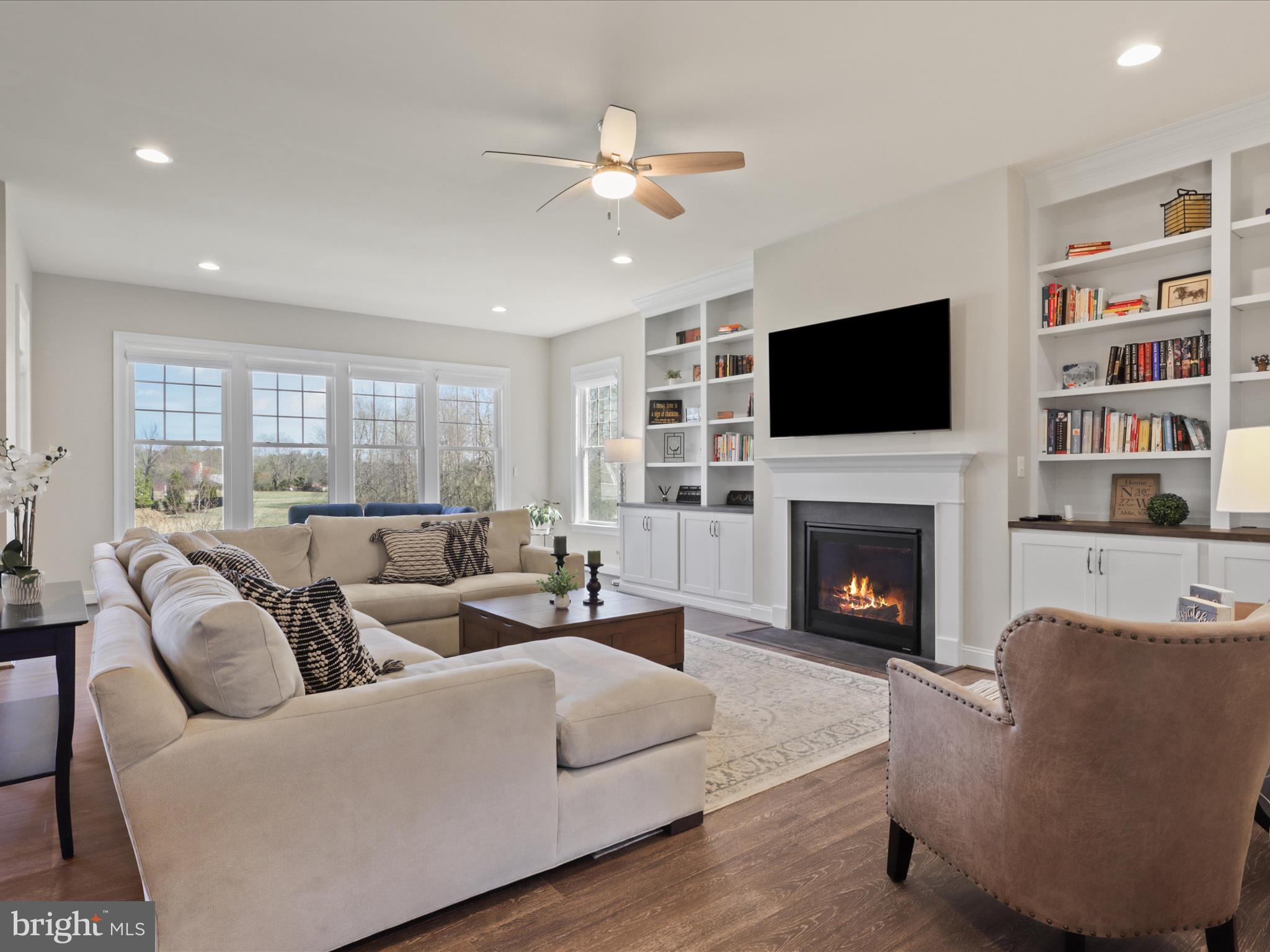 GREENS SOUTH AT WILLOWSF - Residential