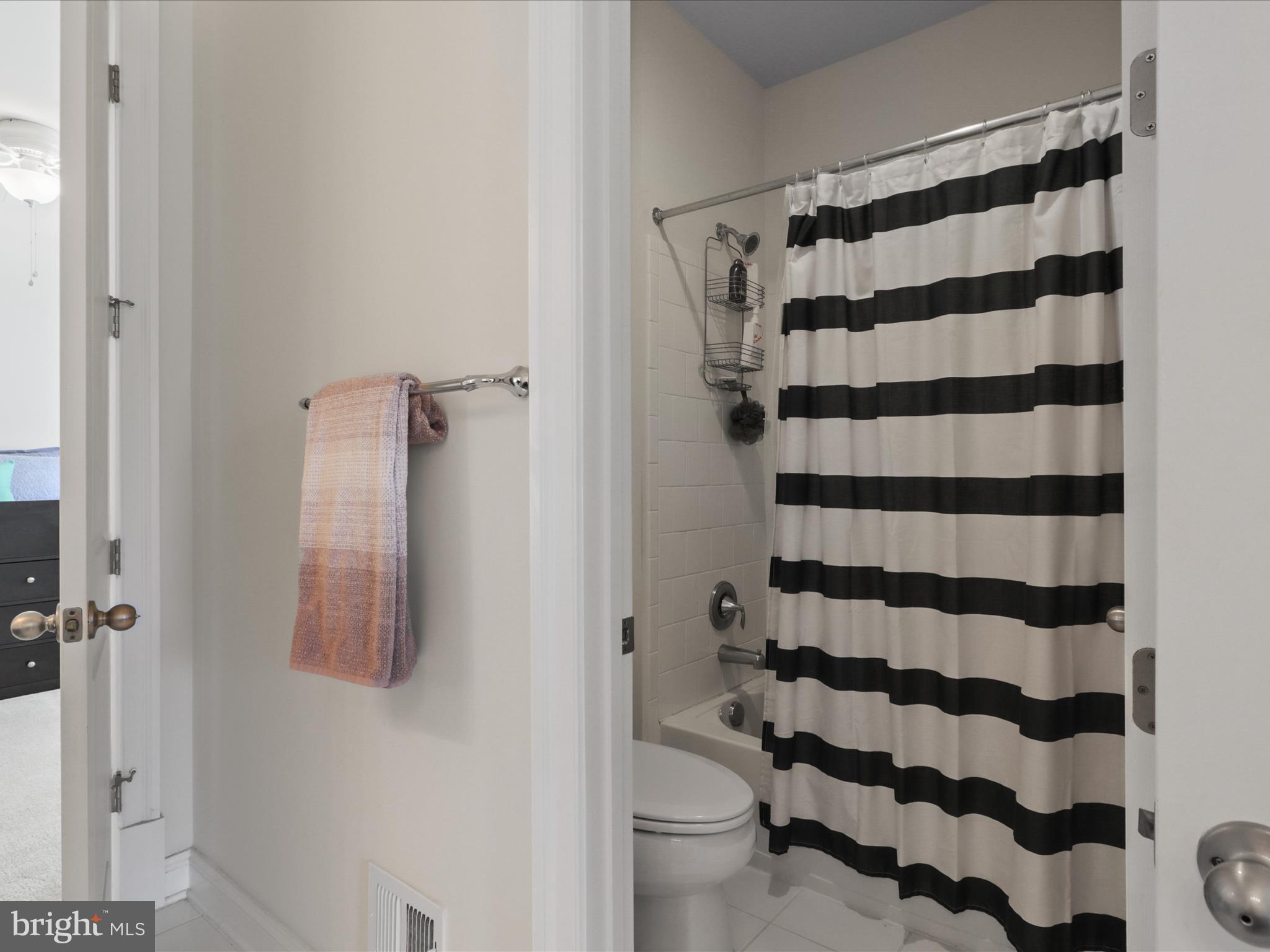 GREENS SOUTH AT WILLOWSF - Residential