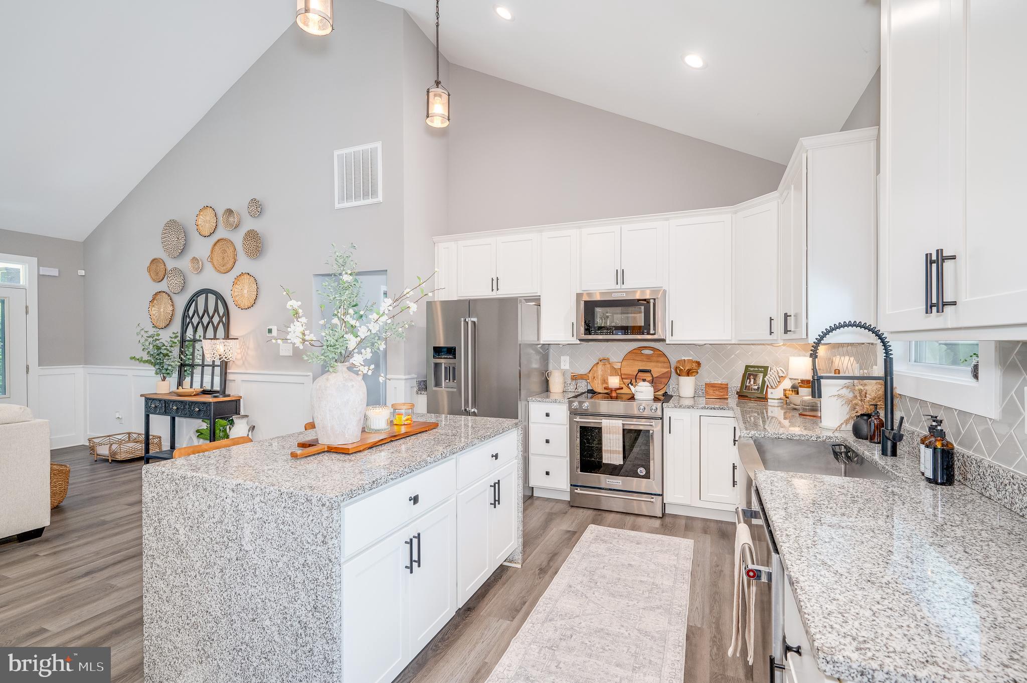 CLAYMONT CHASE - Residential